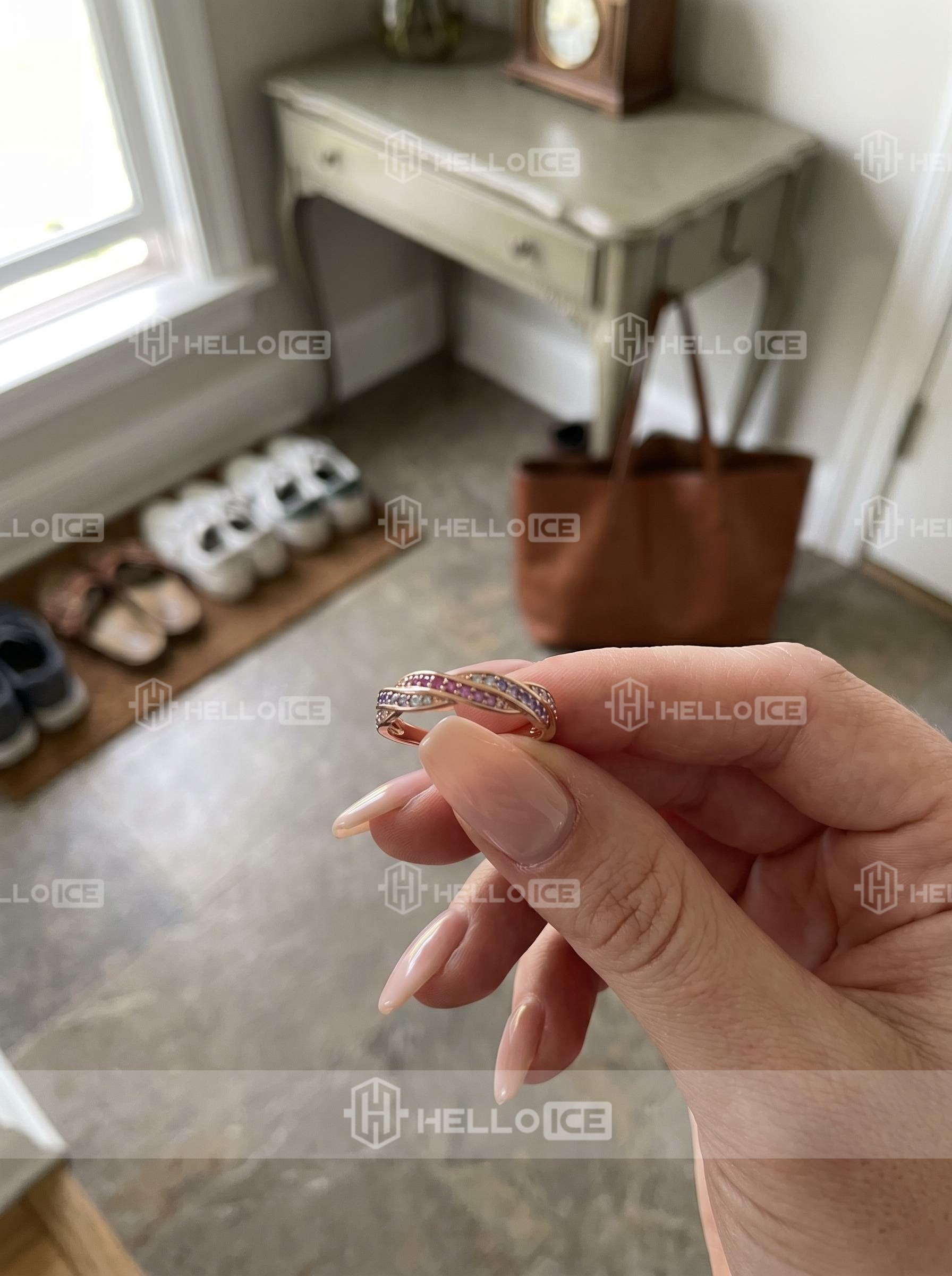 Helloice Review Image