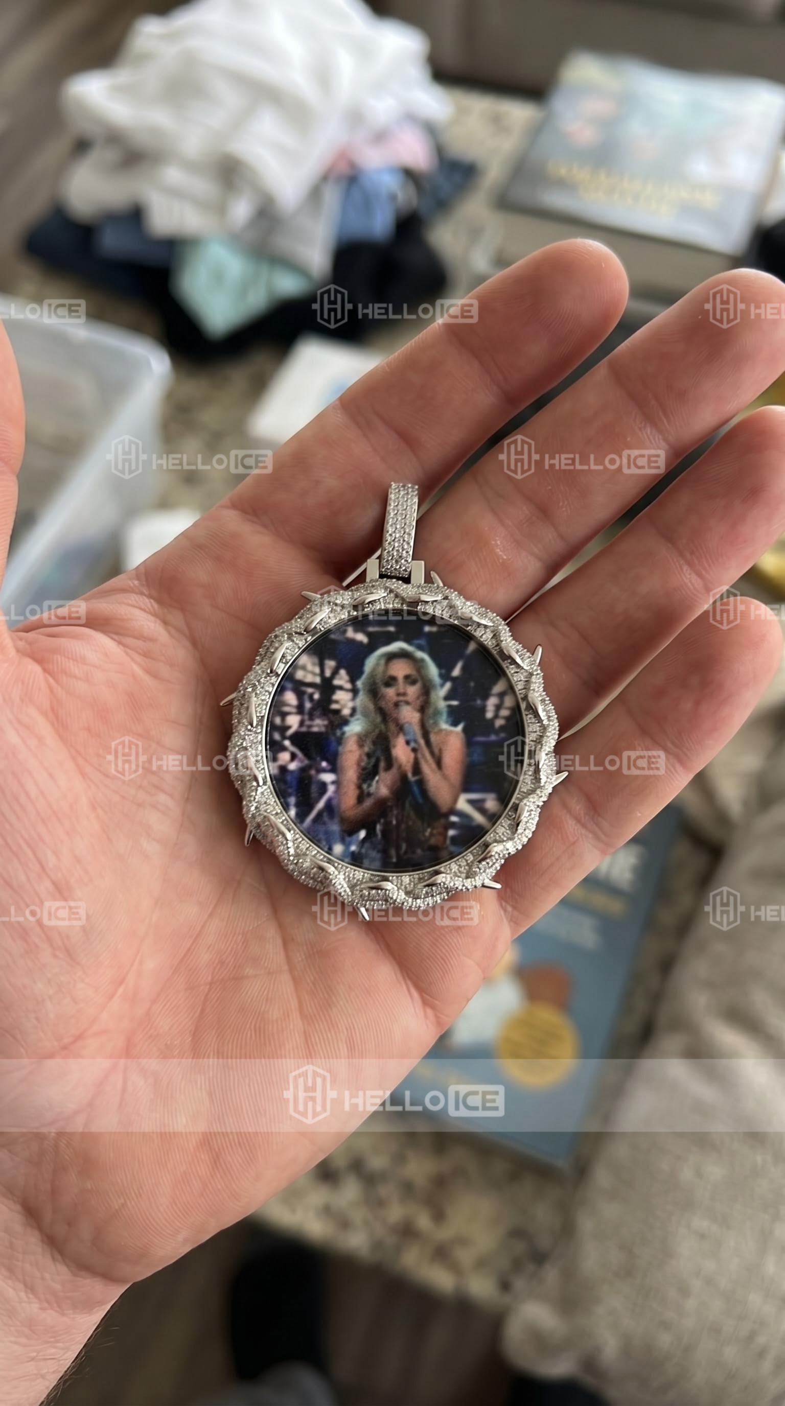 Helloice Review Image