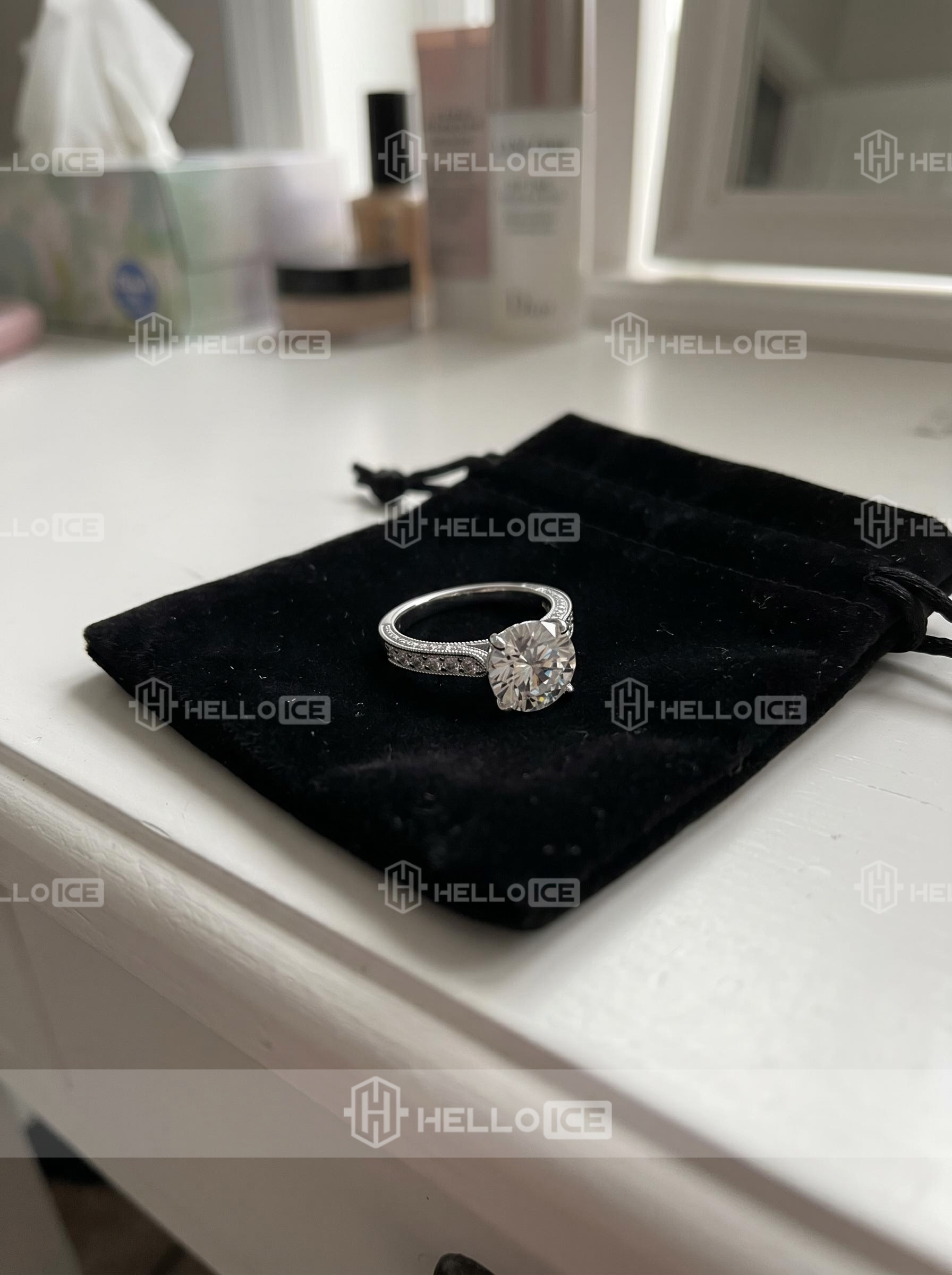 Helloice Review Image