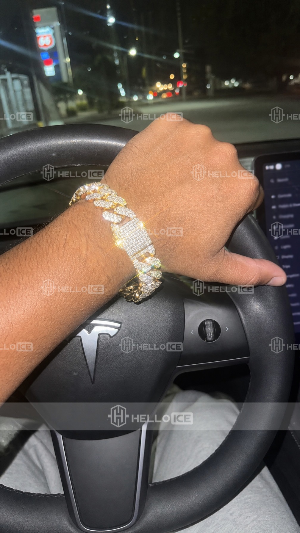 Helloice Review Image