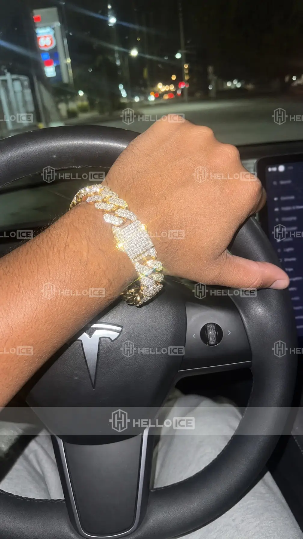 Helloice Review Image