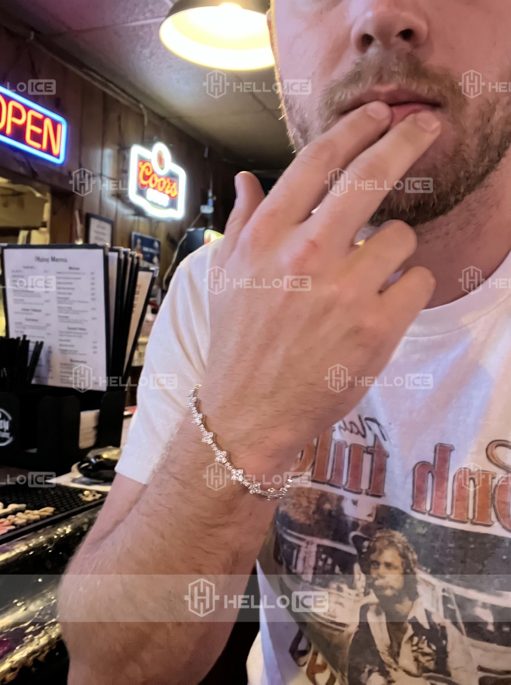 Helloice Review Image