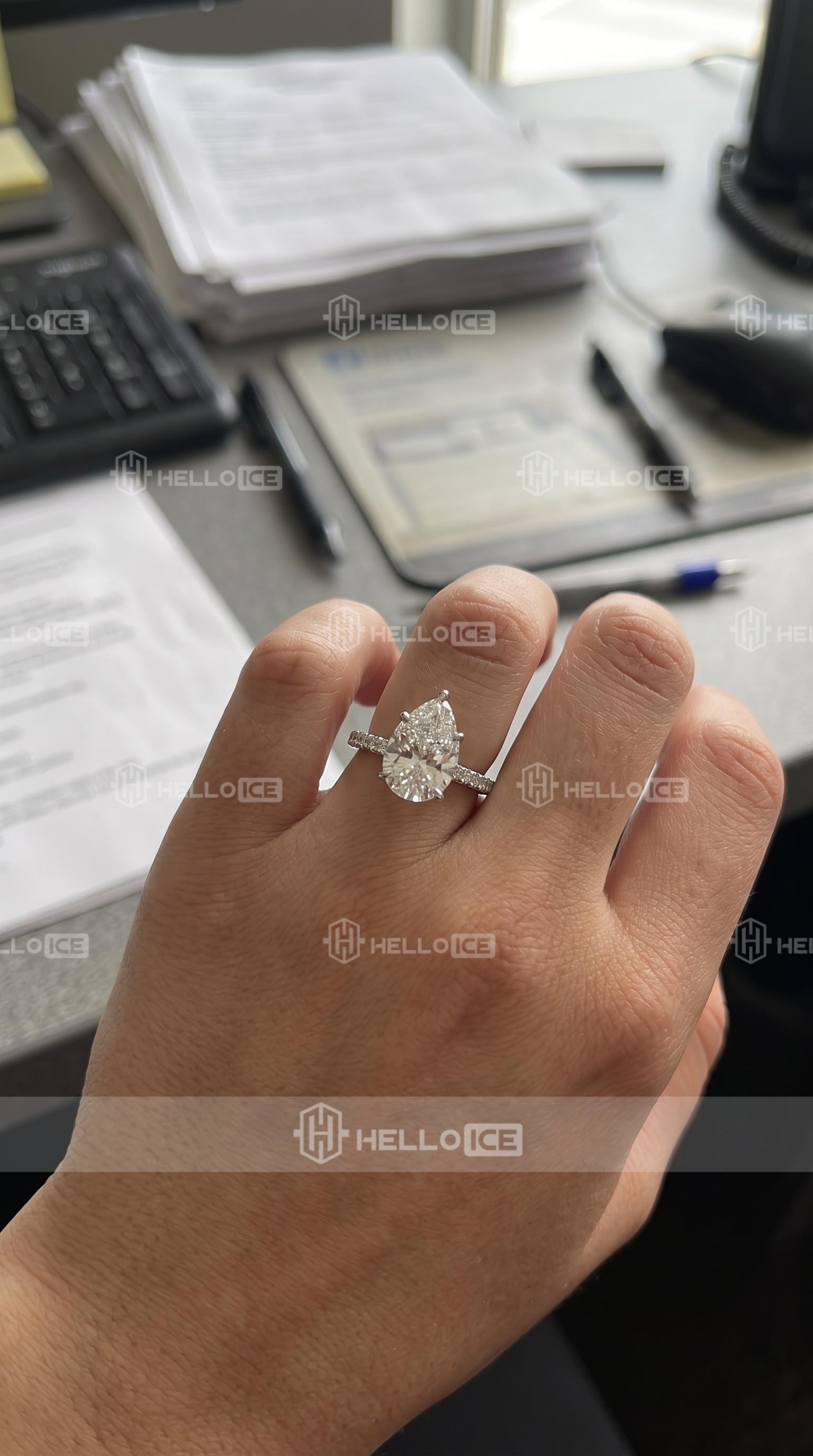 Helloice Review Image