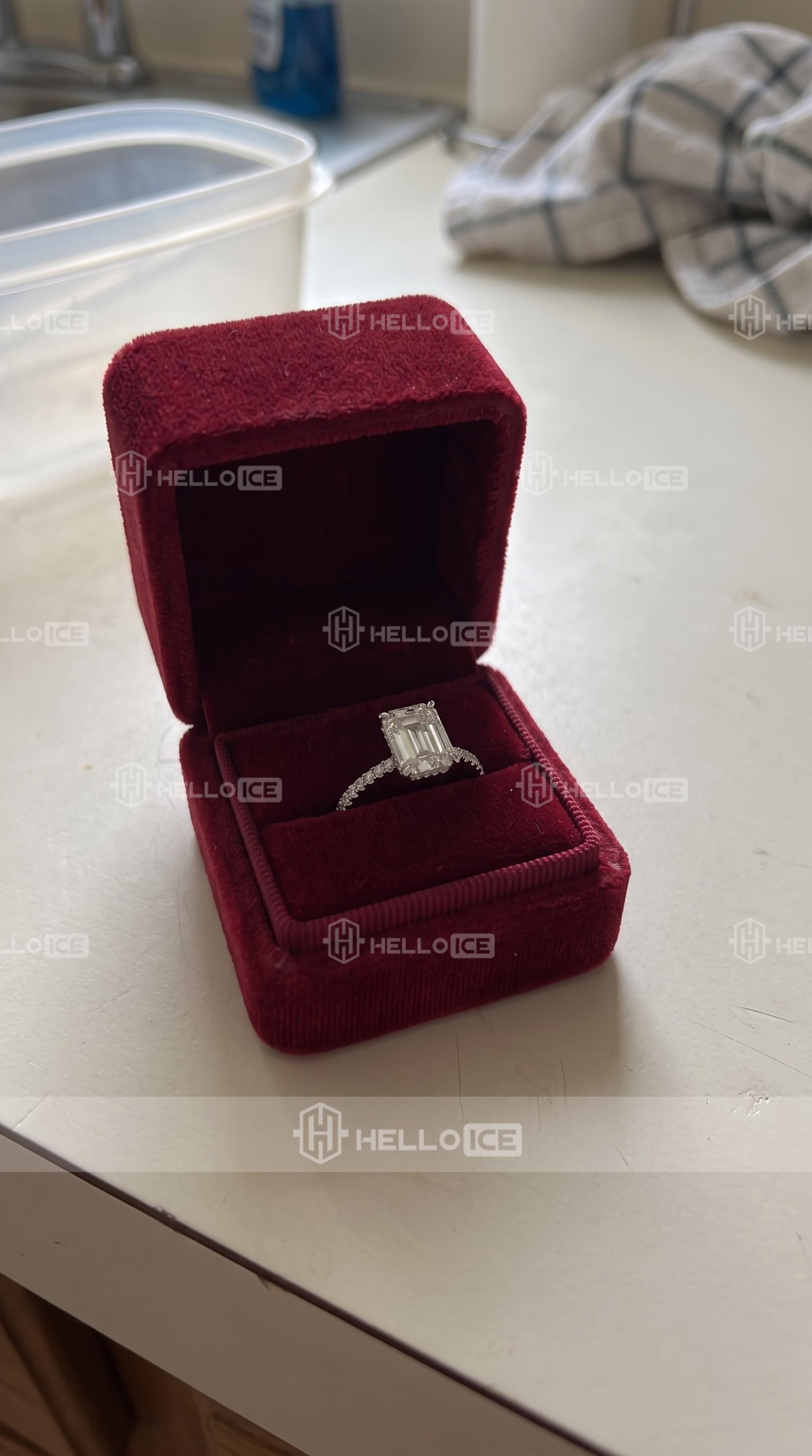 Helloice Review Image