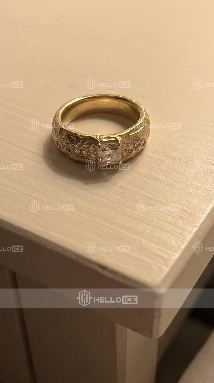 Helloice Review Image