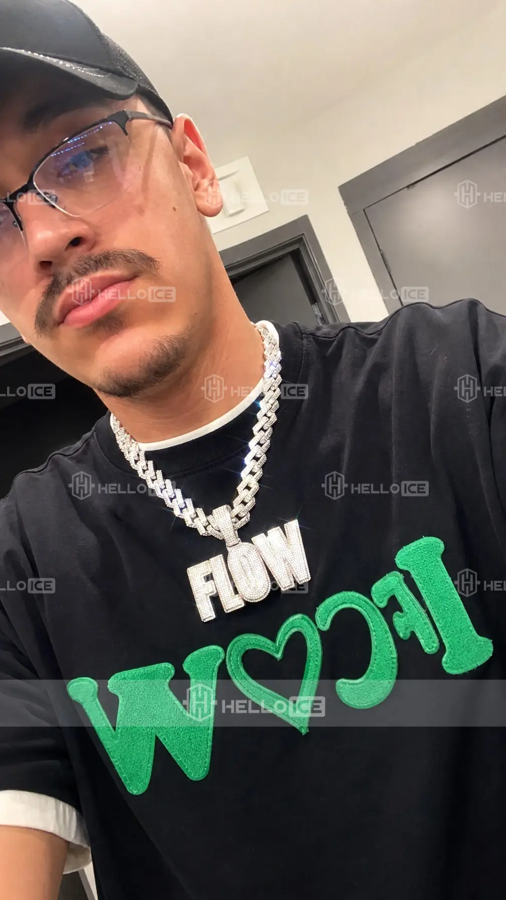 Helloice Review Image