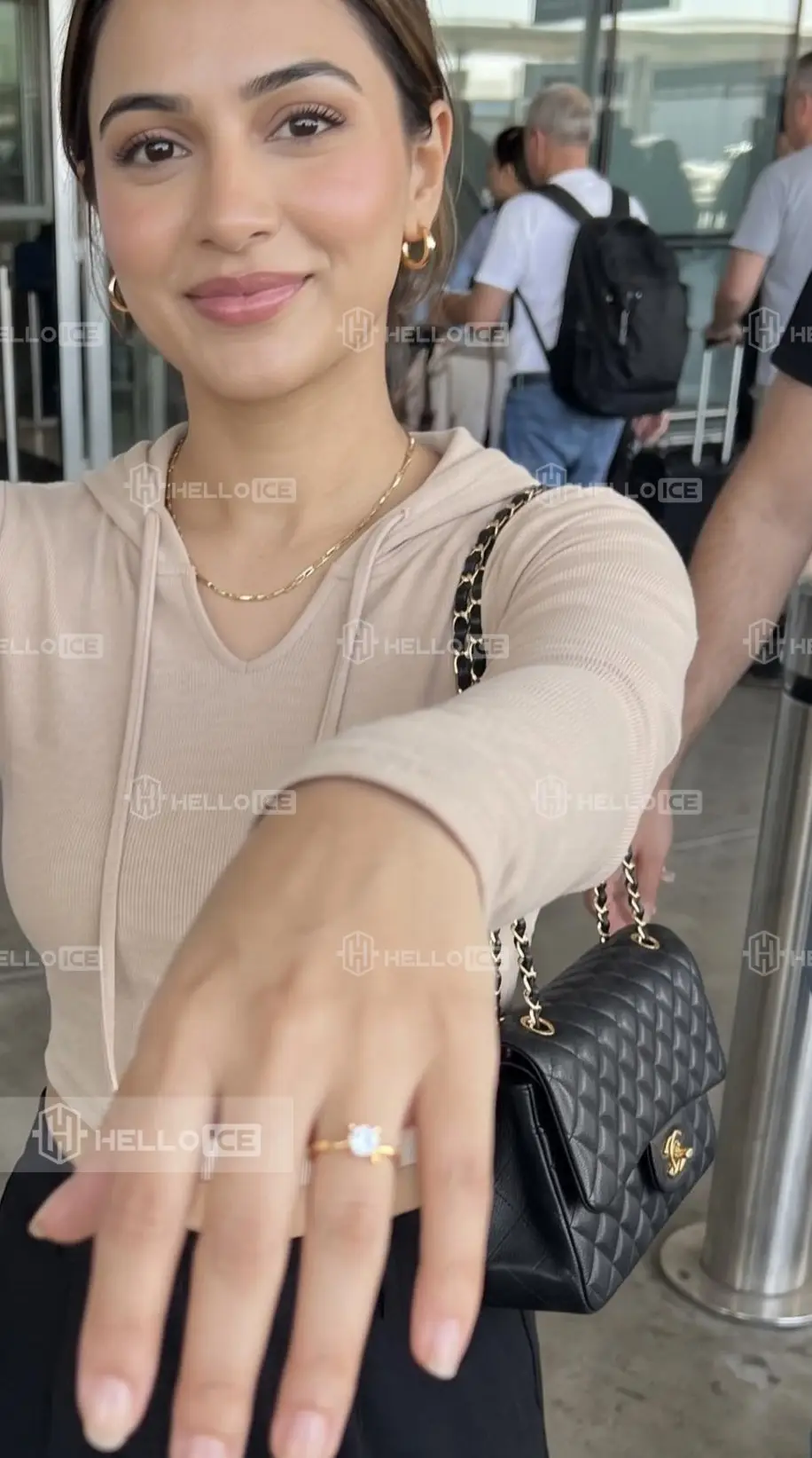 Helloice Review Image