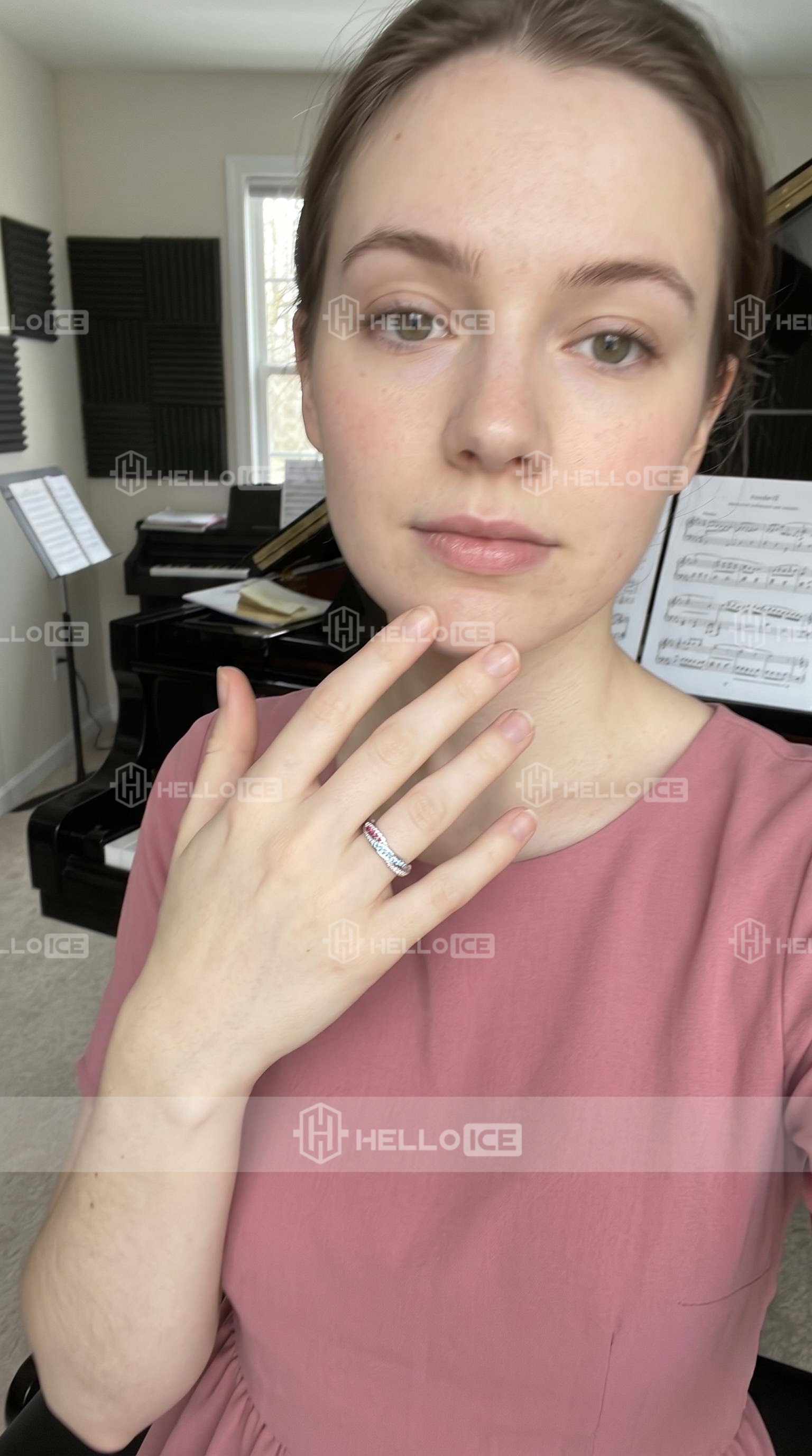 Helloice Review Image