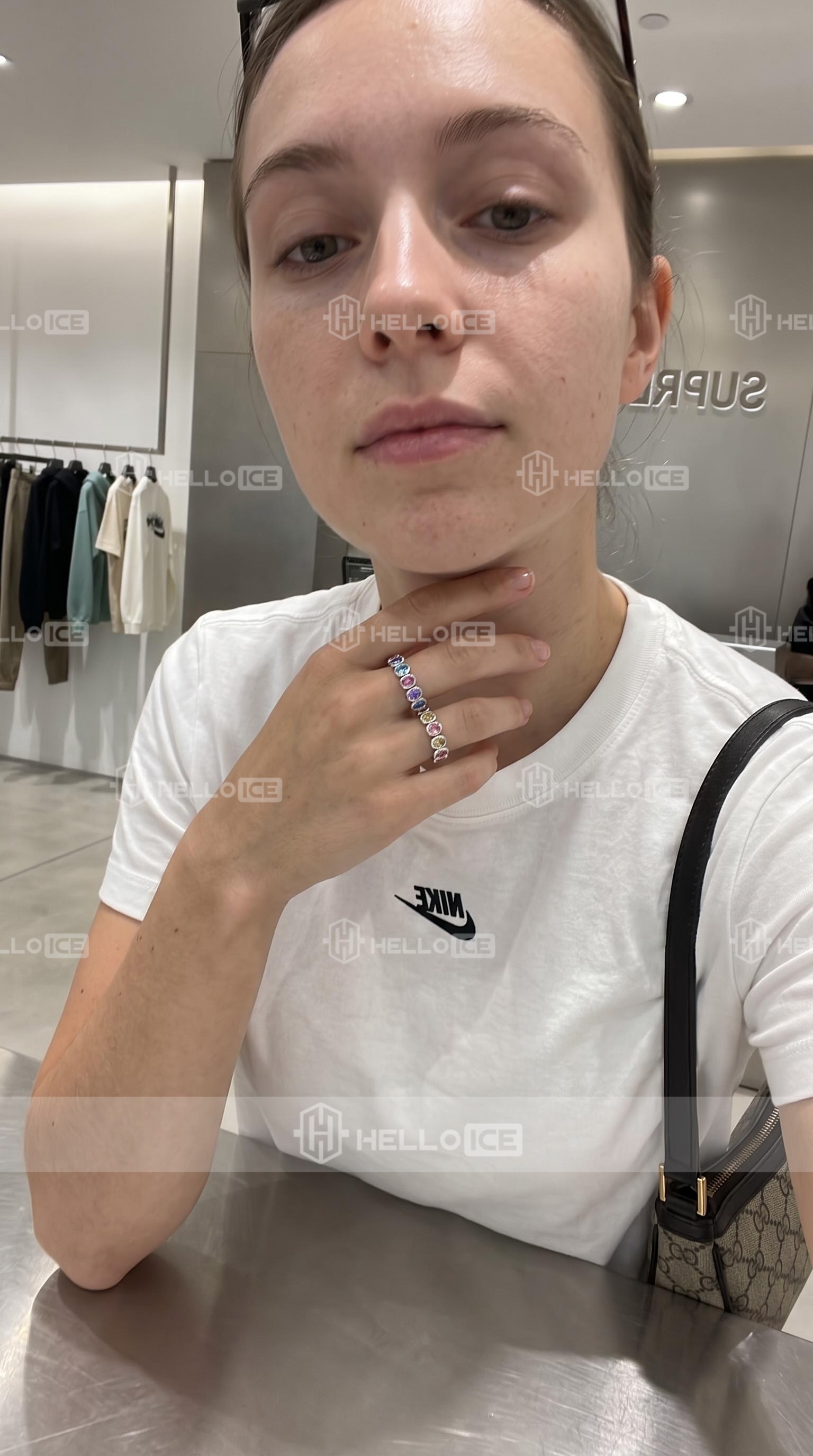 Helloice Review Image