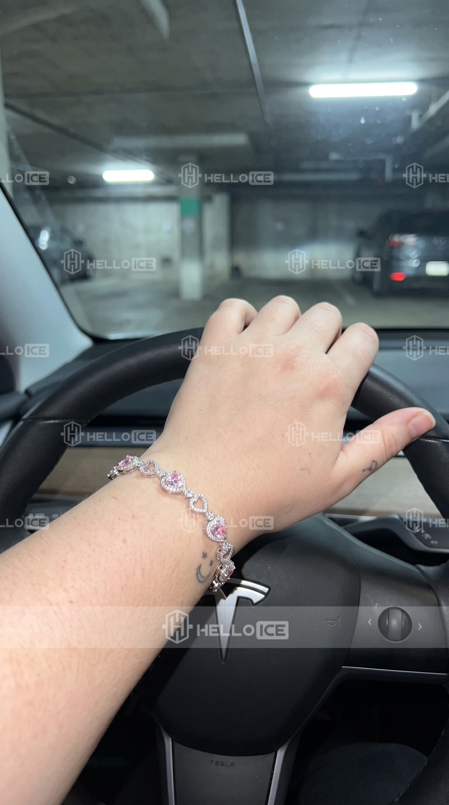 Helloice Review Image