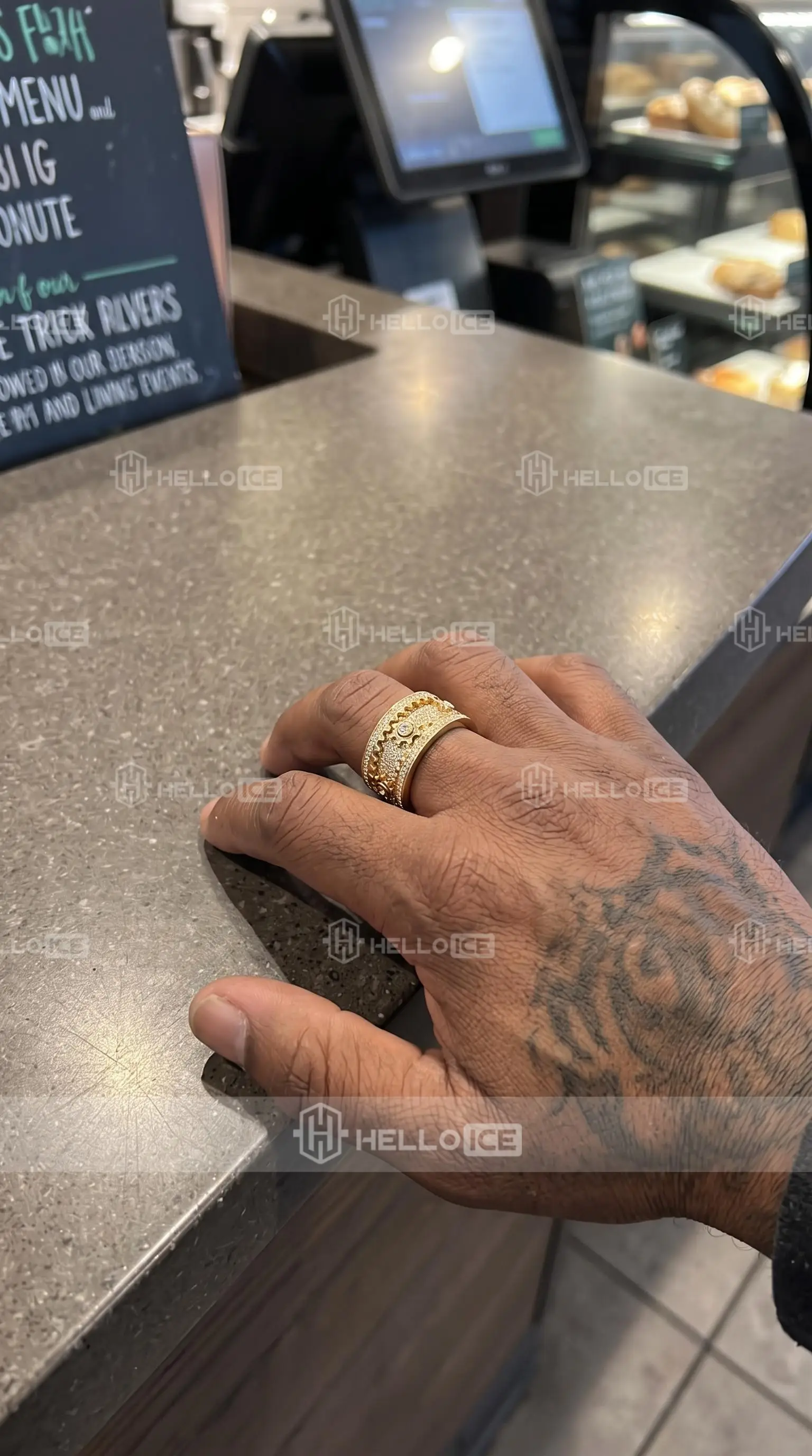 Helloice Review Image