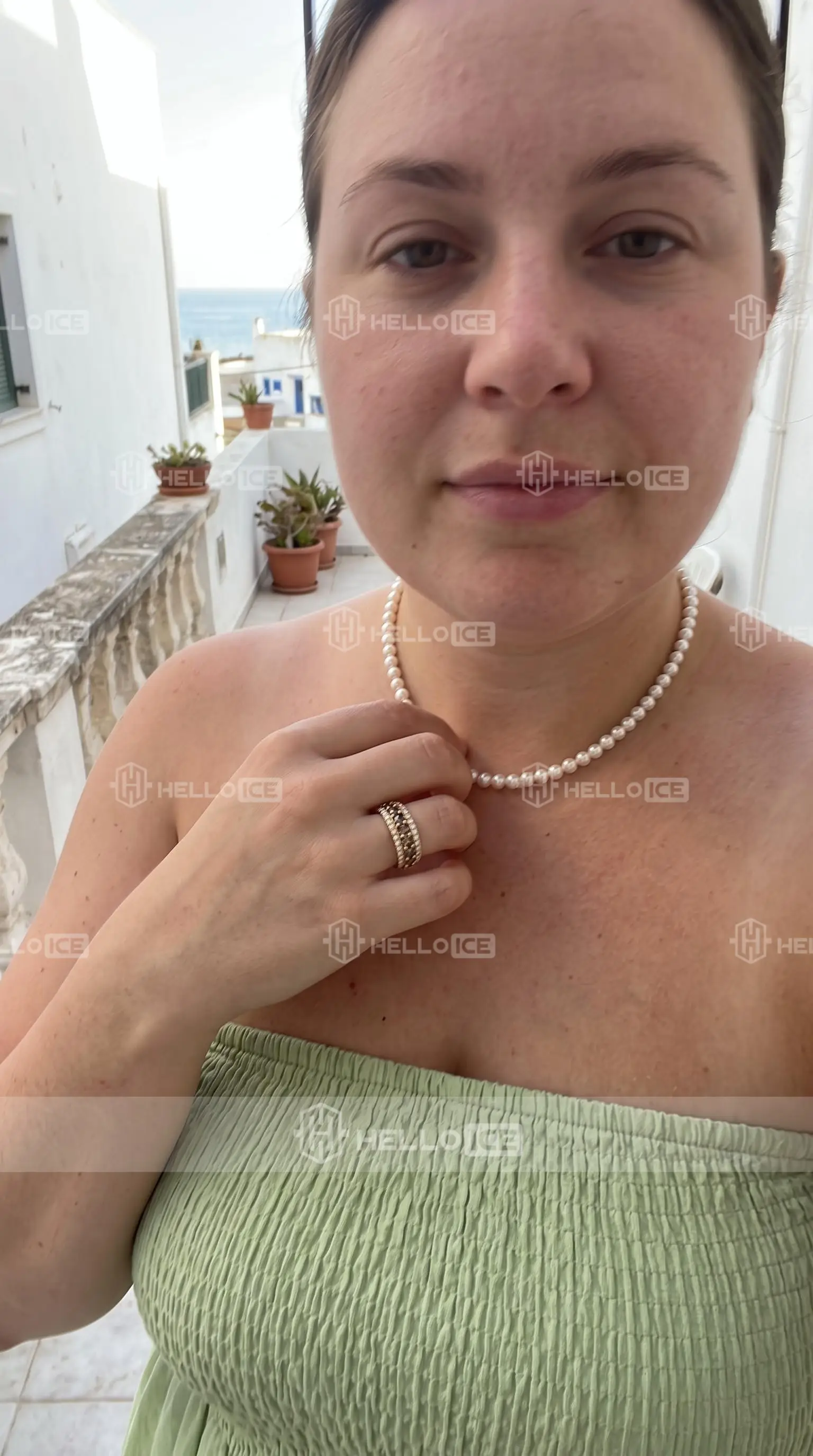 Helloice Review Image