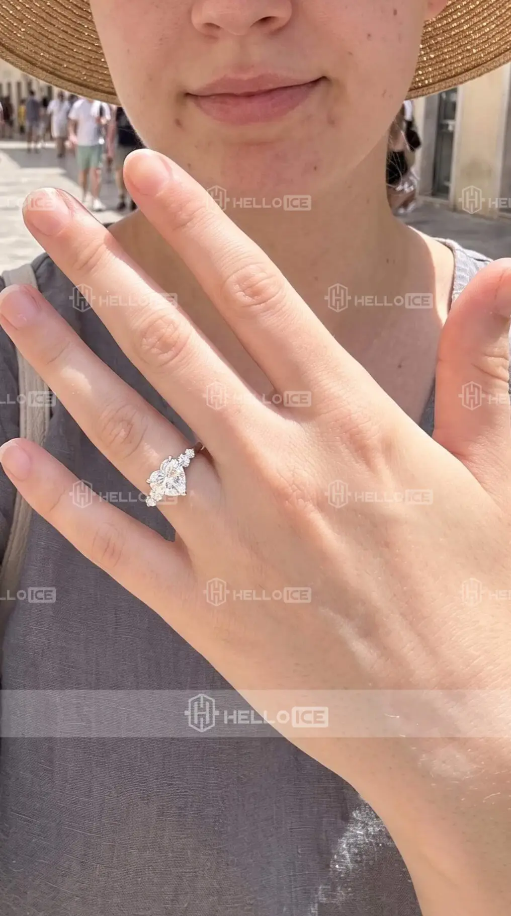 Helloice Review Image
