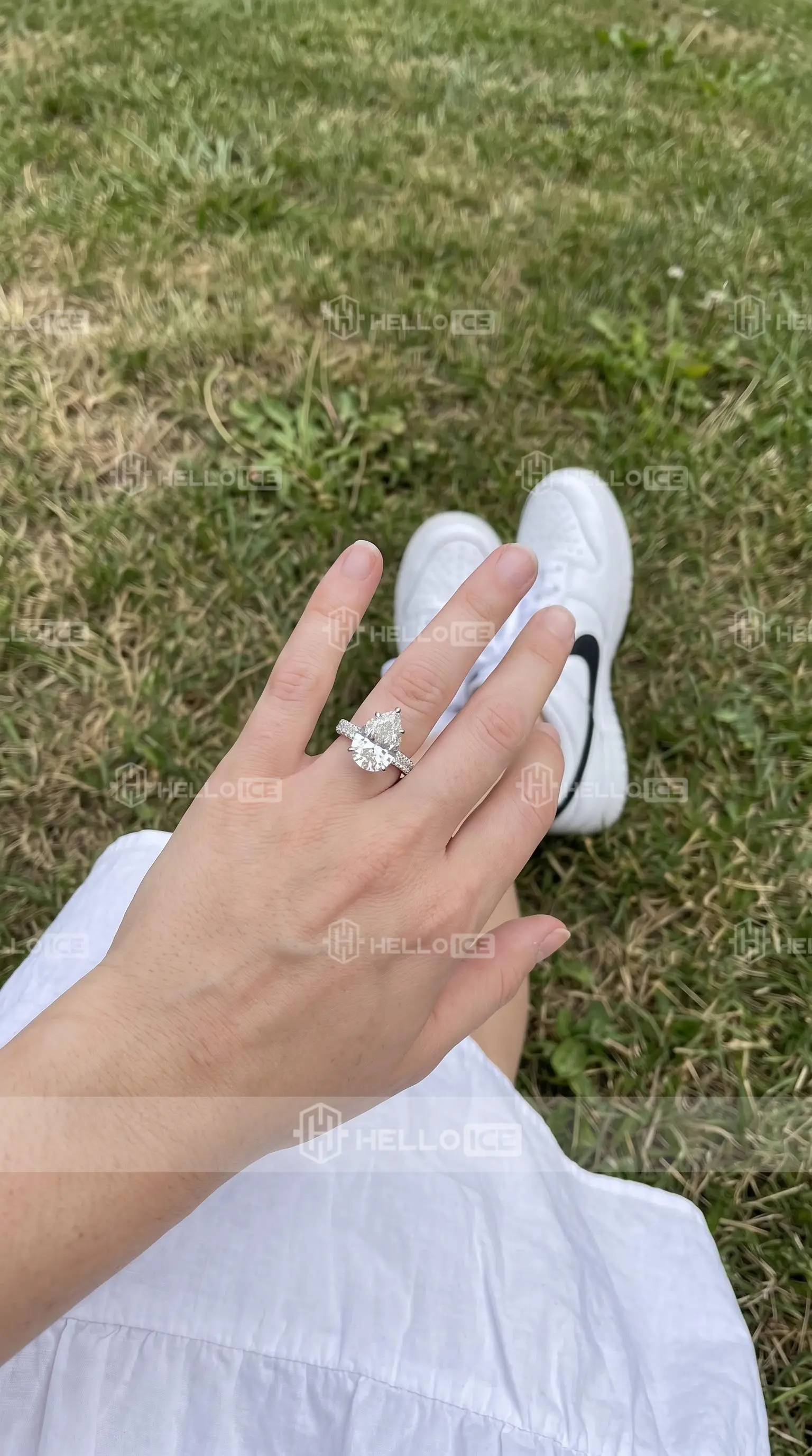 Helloice Review Image