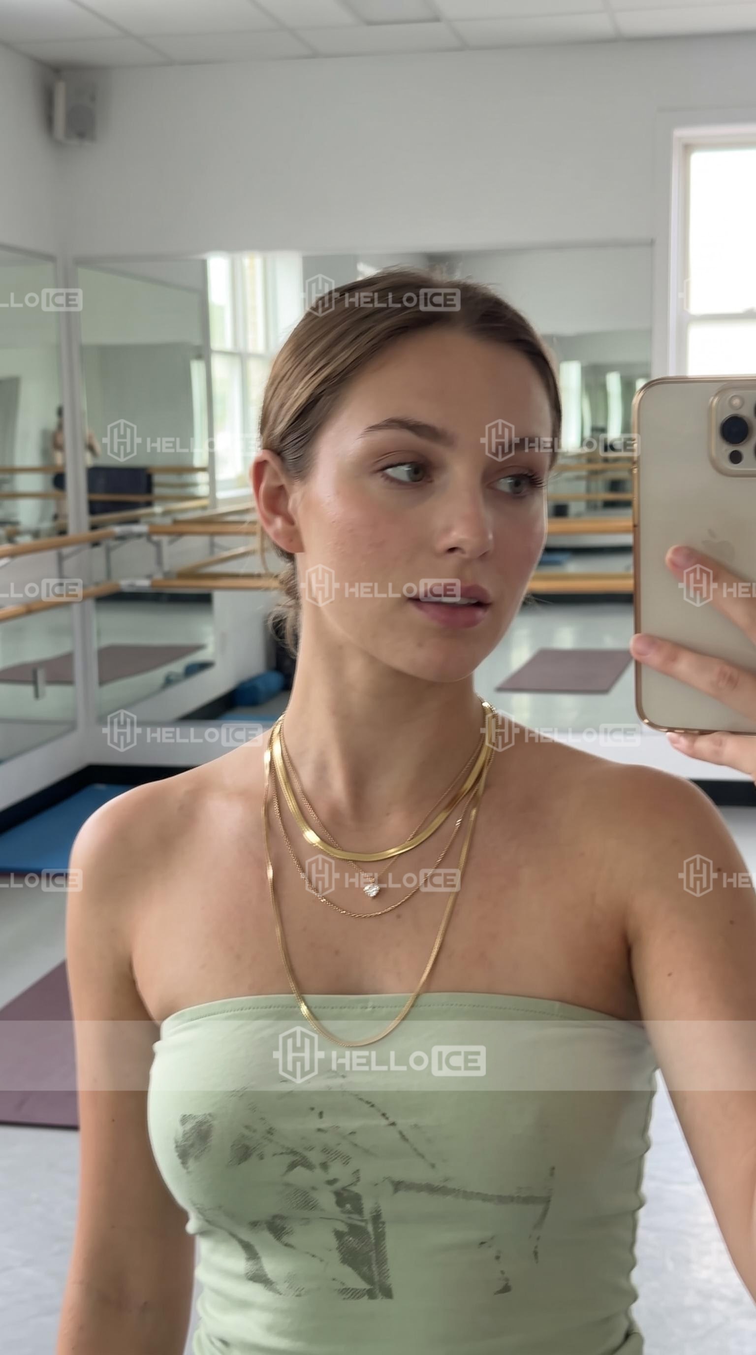 Helloice Review Image