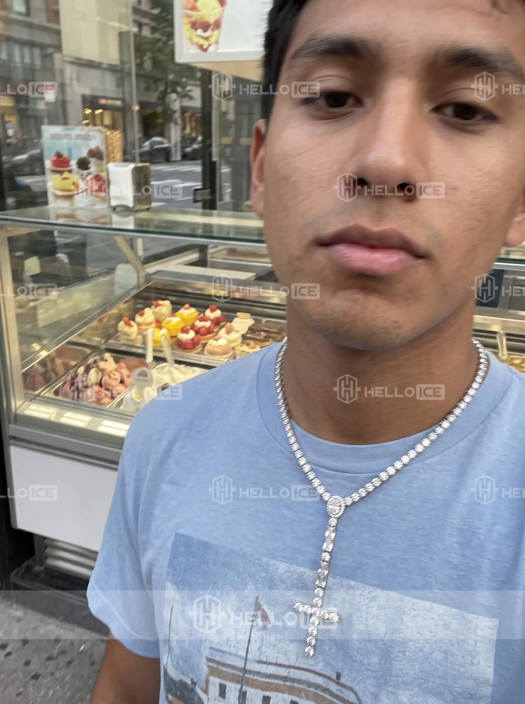 Helloice Review Image