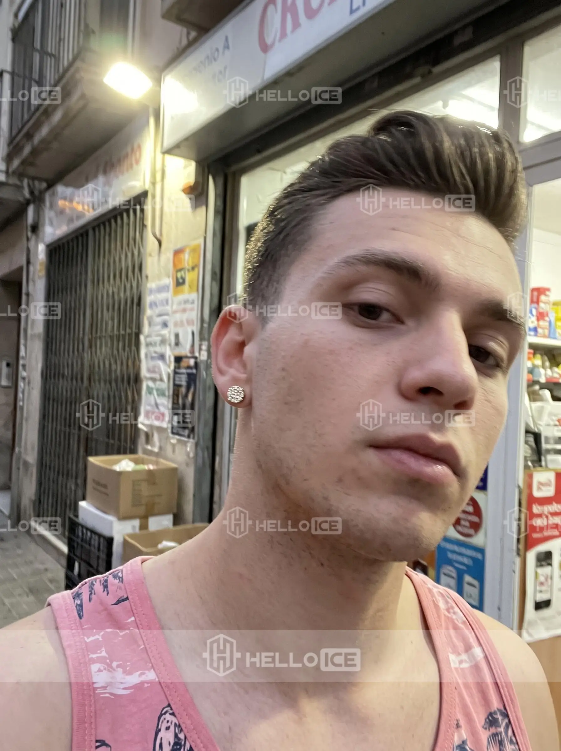 Helloice Review Image