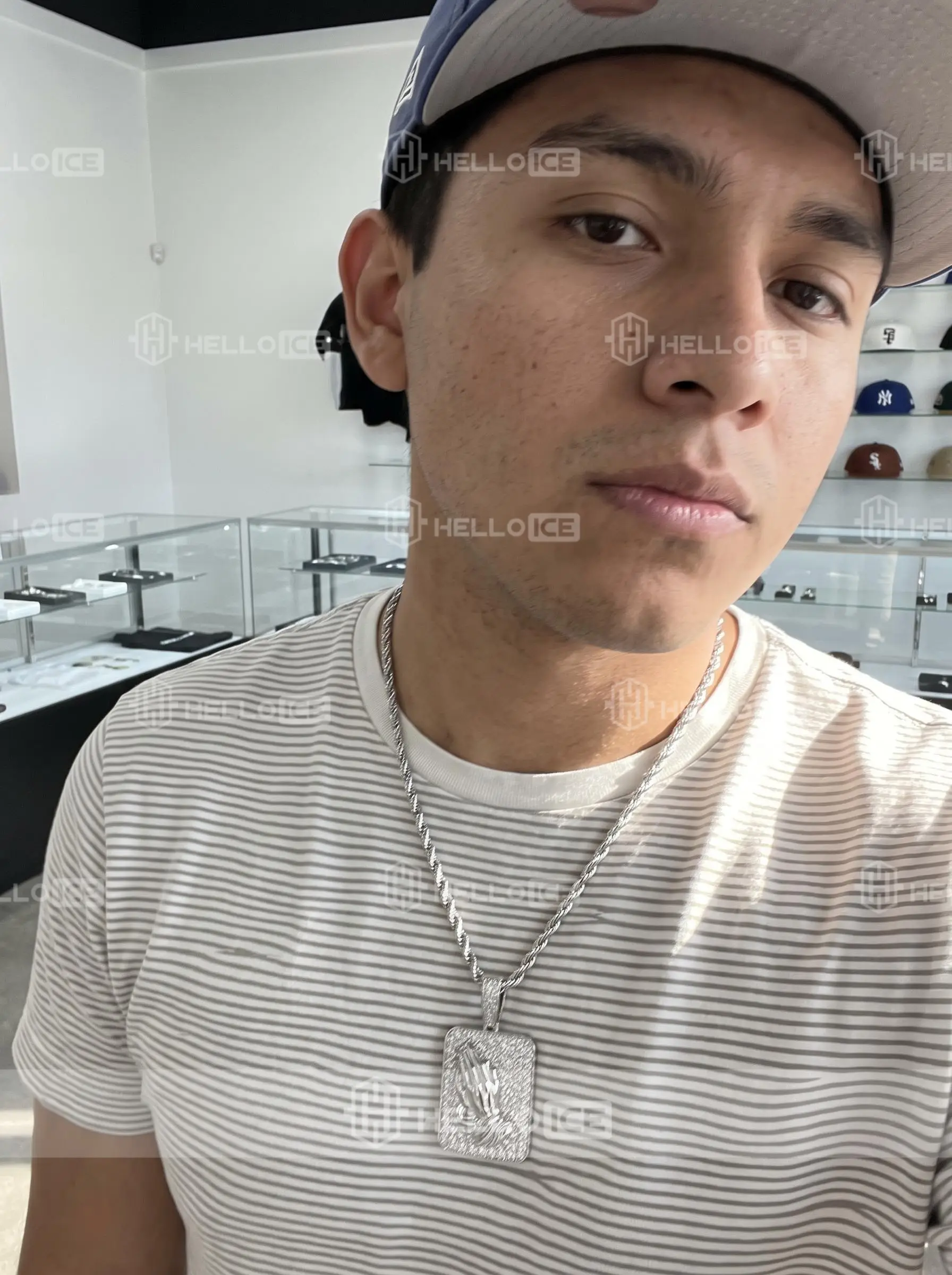 Helloice Review Image