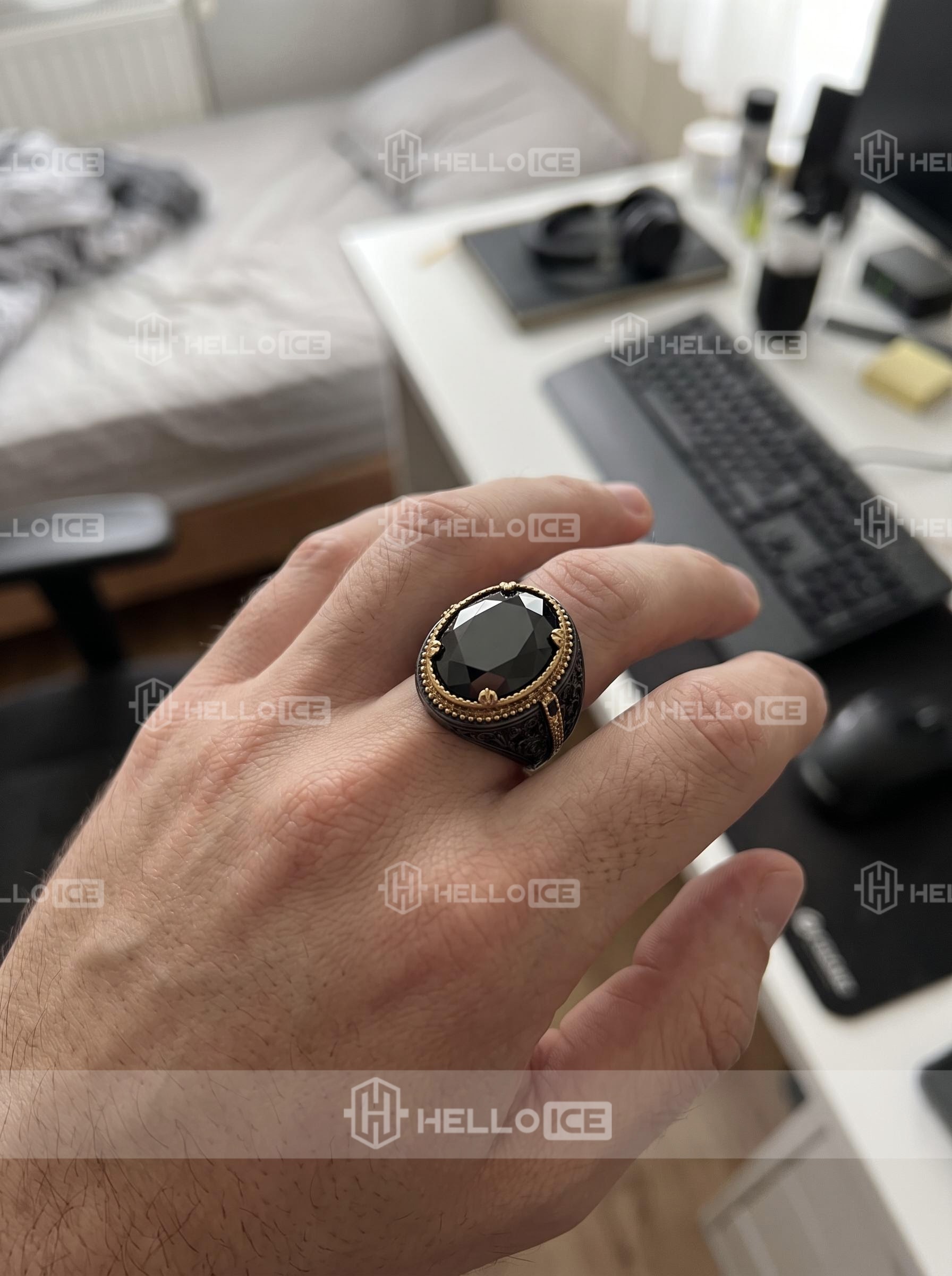 Helloice Review Image