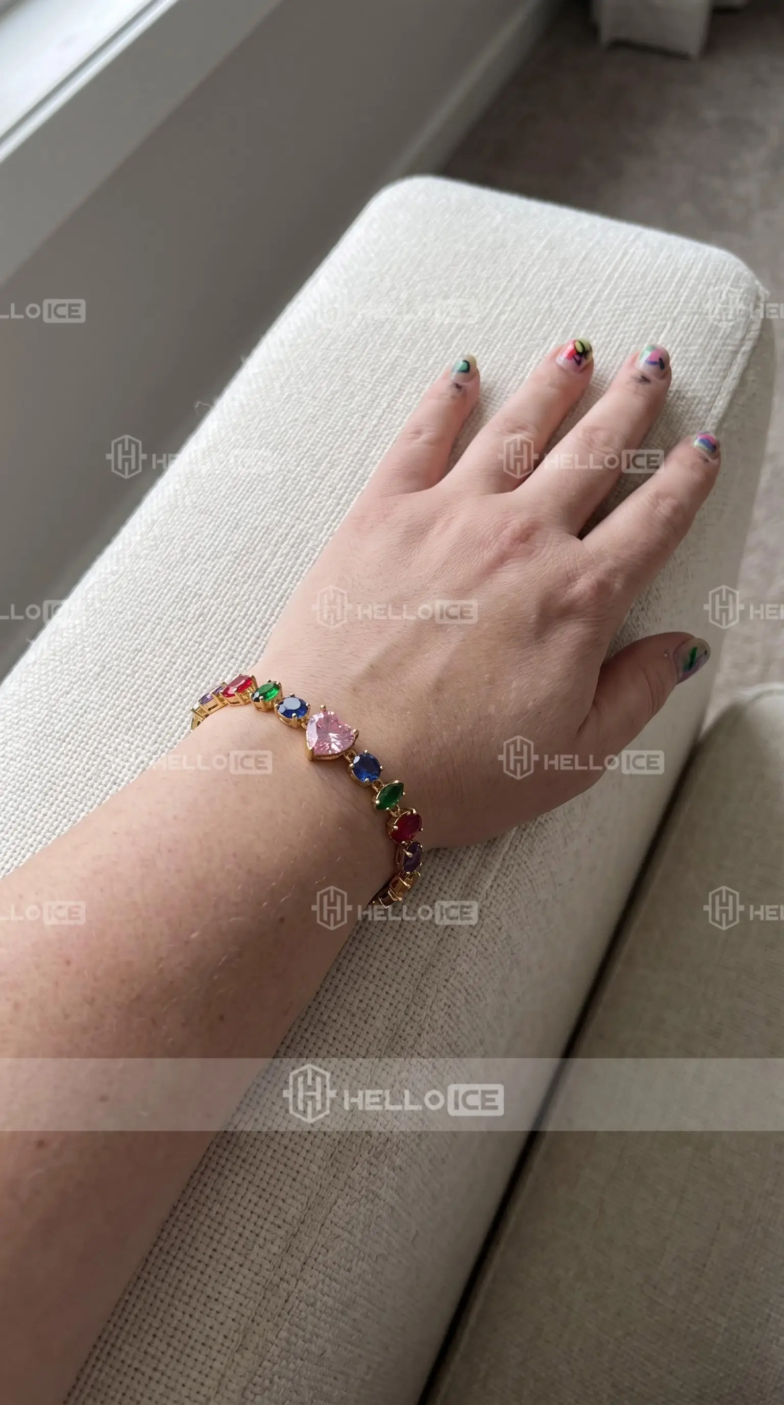 Helloice Review Image
