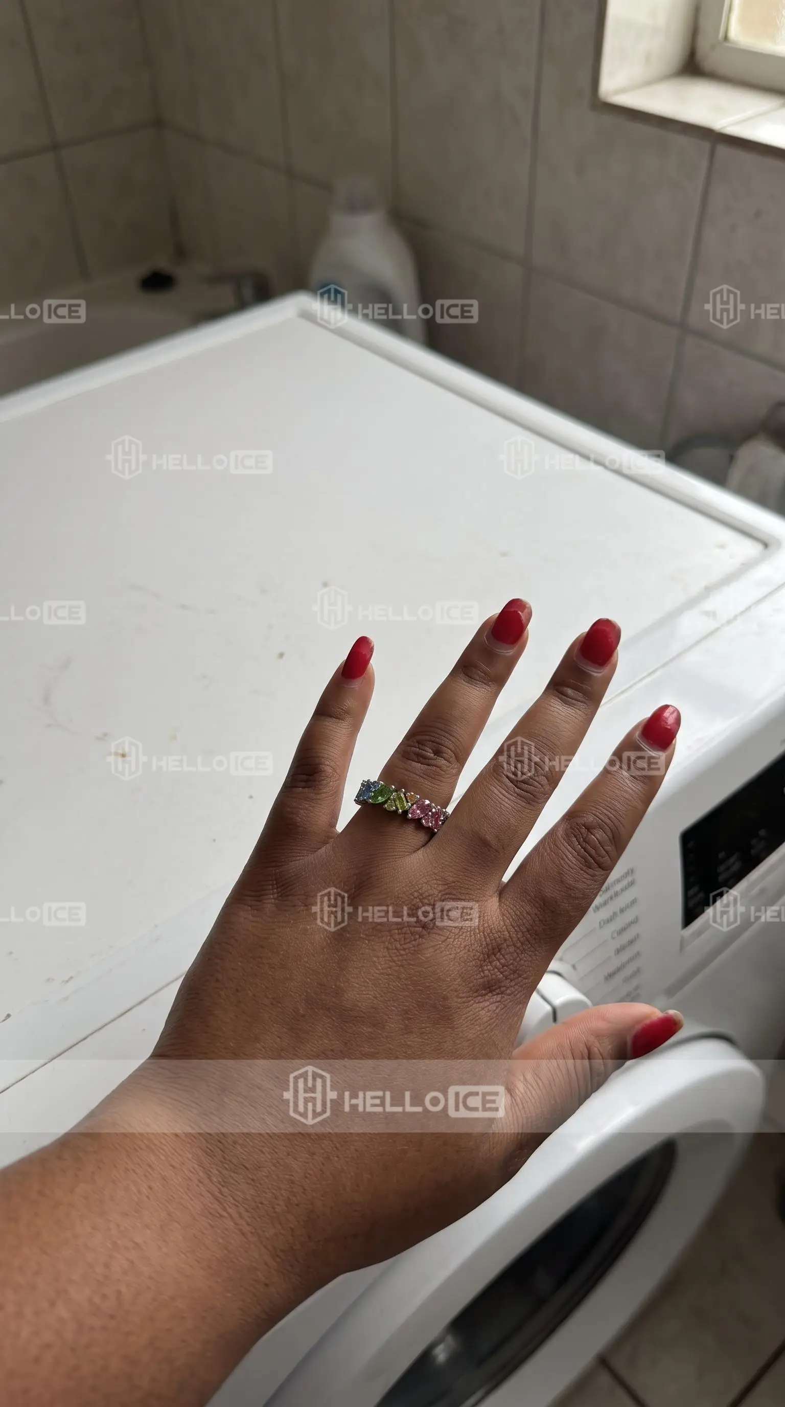 Helloice Review Image