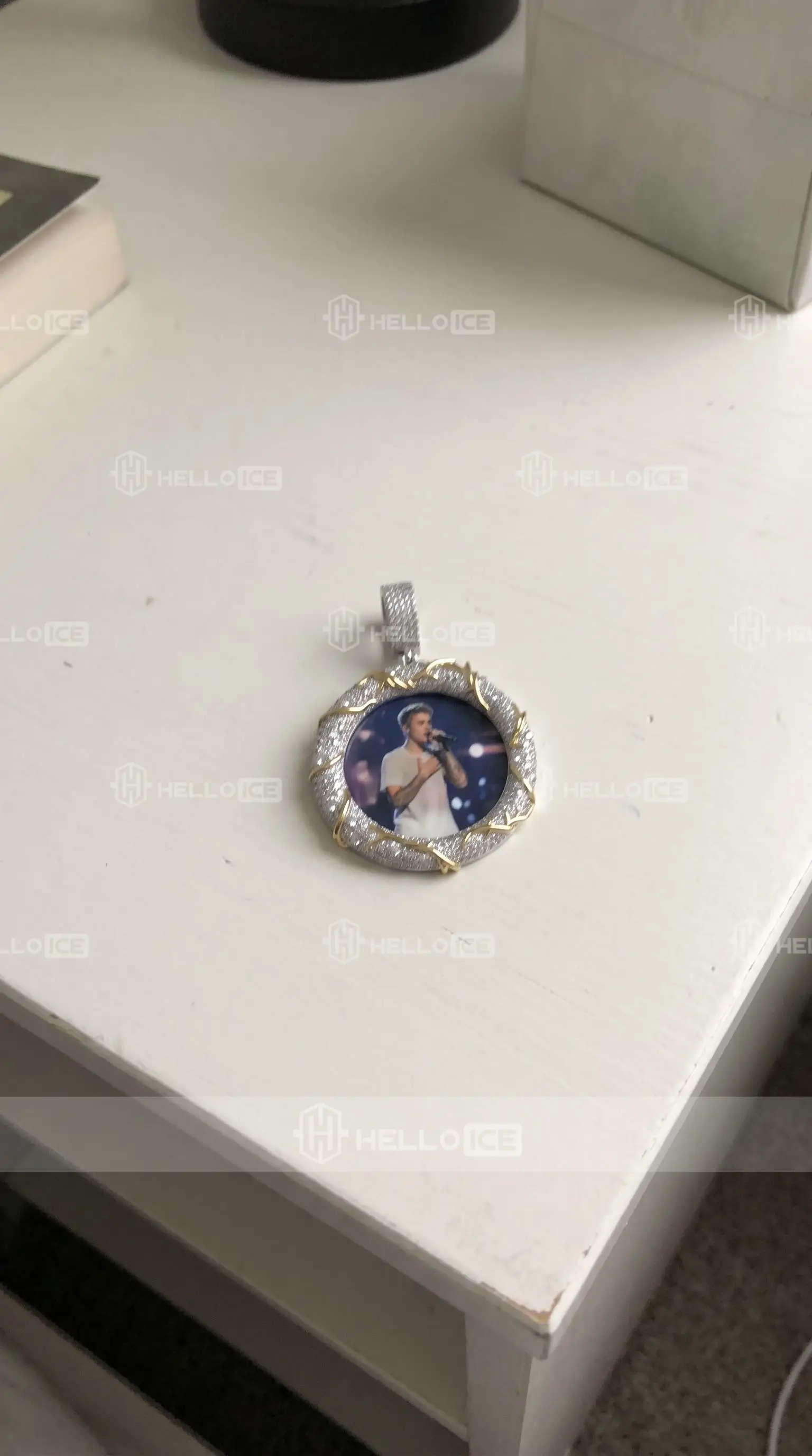Helloice Review Image