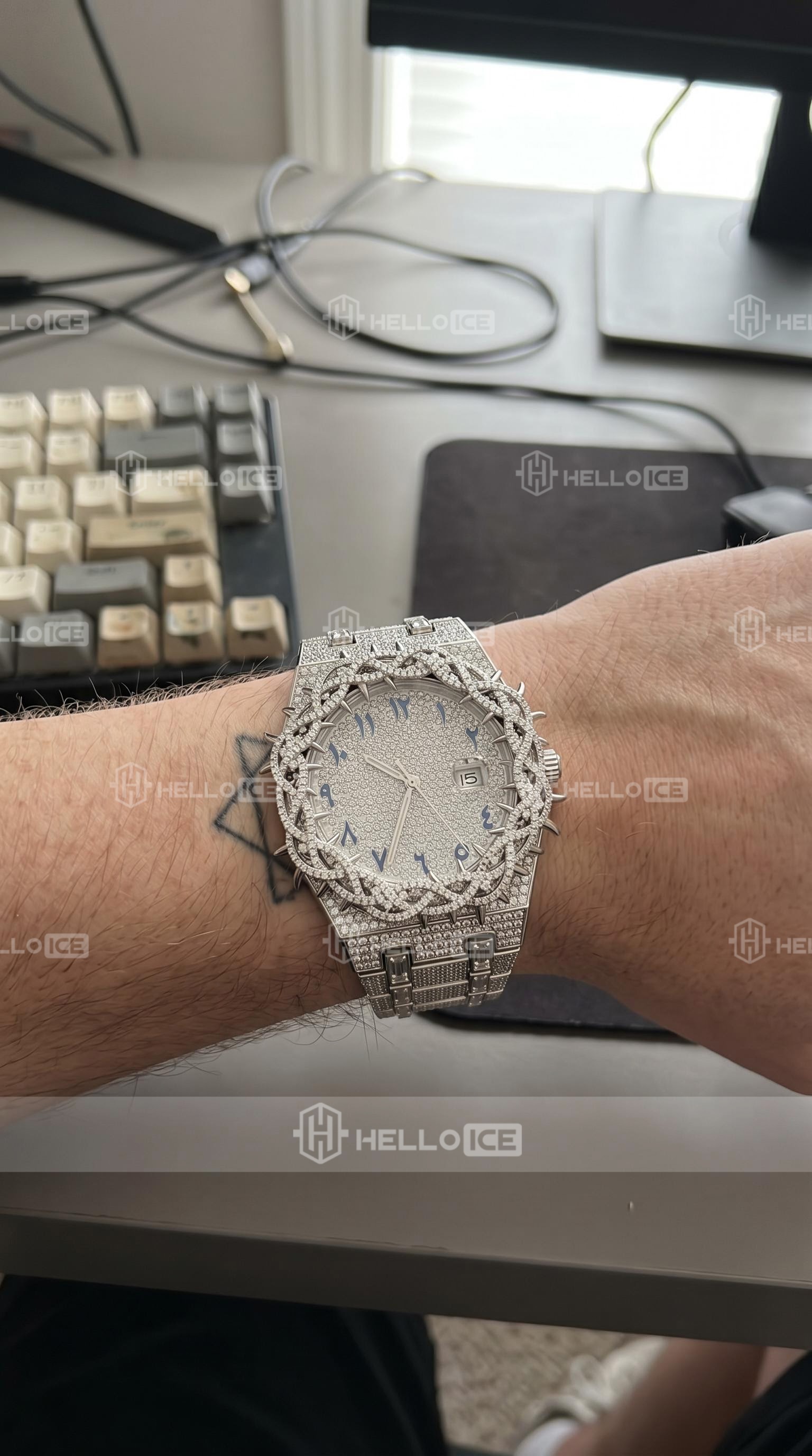 Helloice Review Image