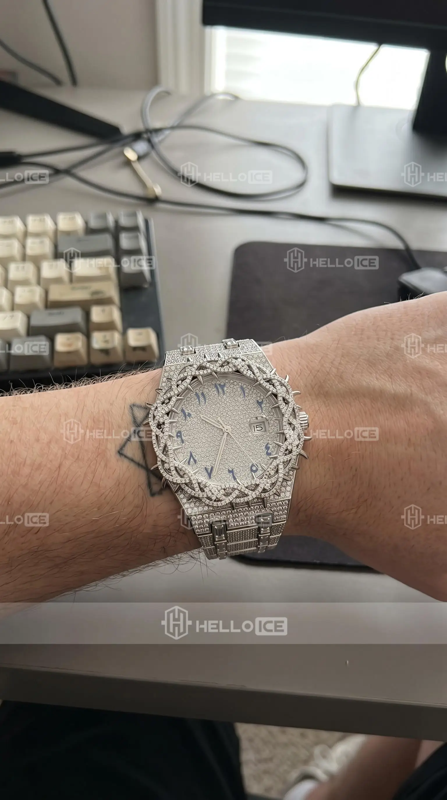 Helloice Review Image