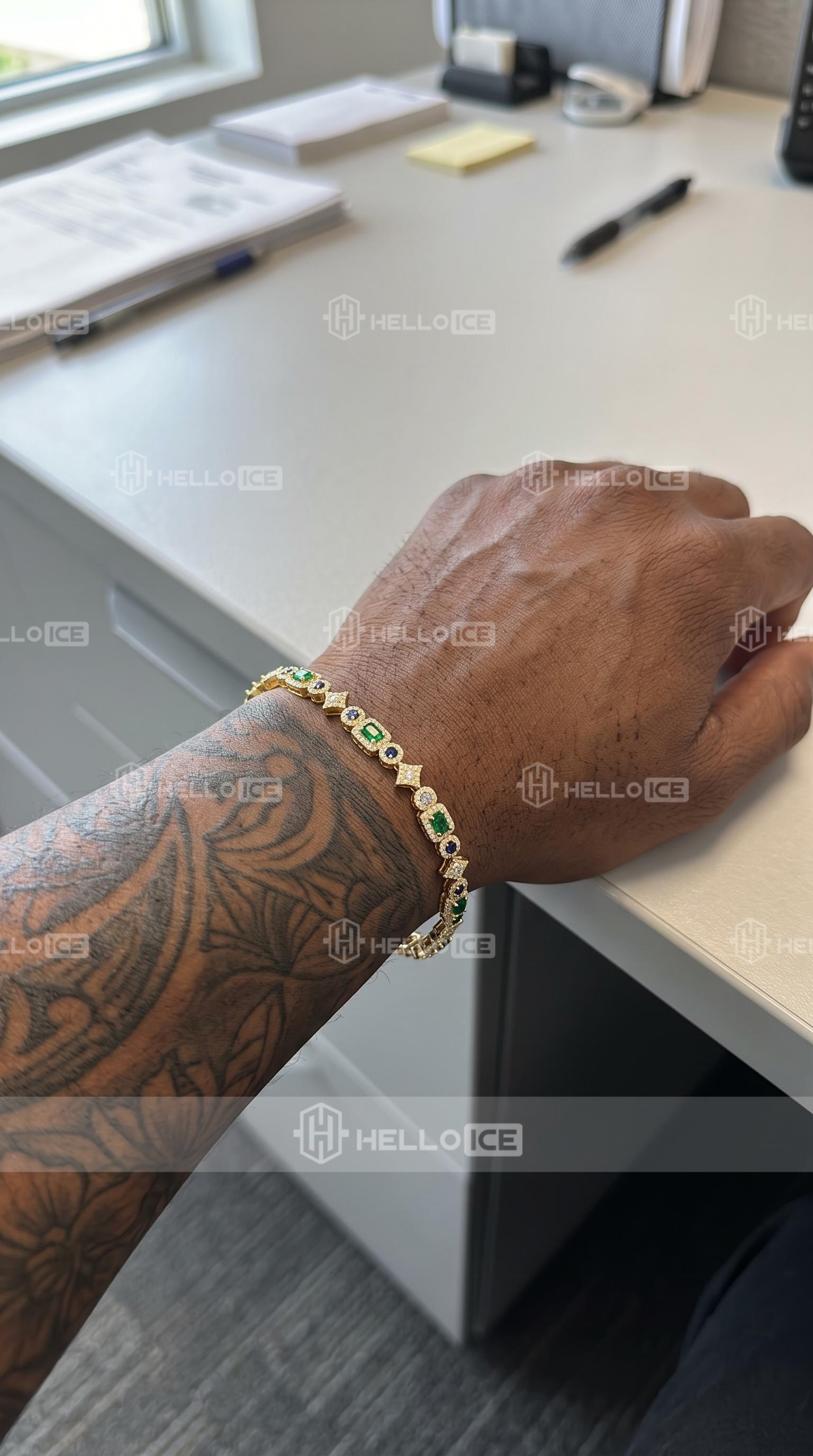 Helloice Review Image