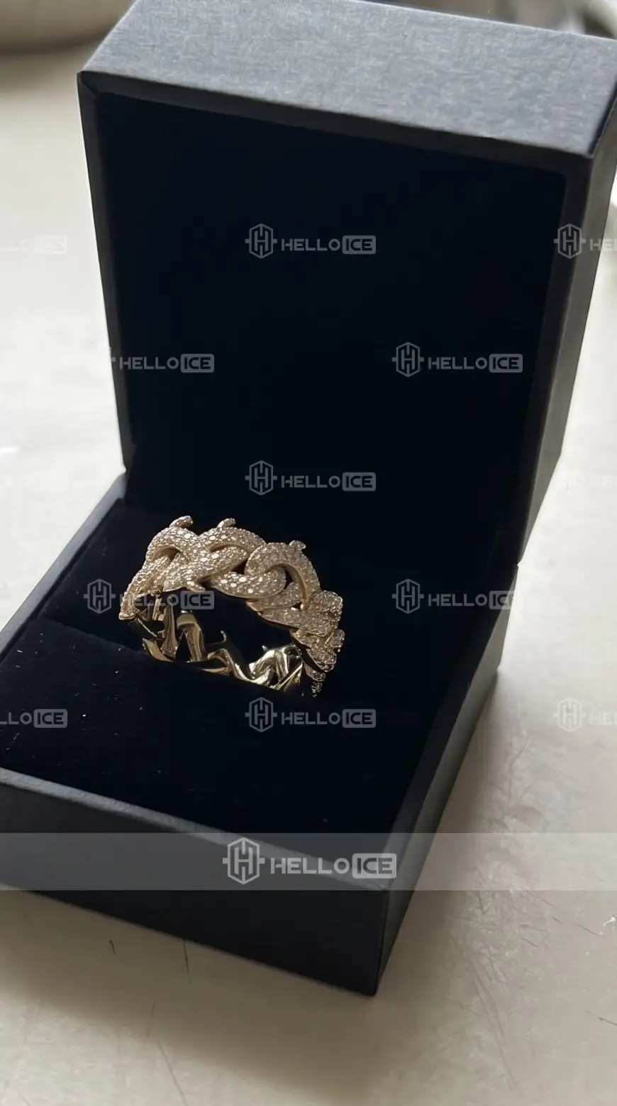 Helloice Review Image