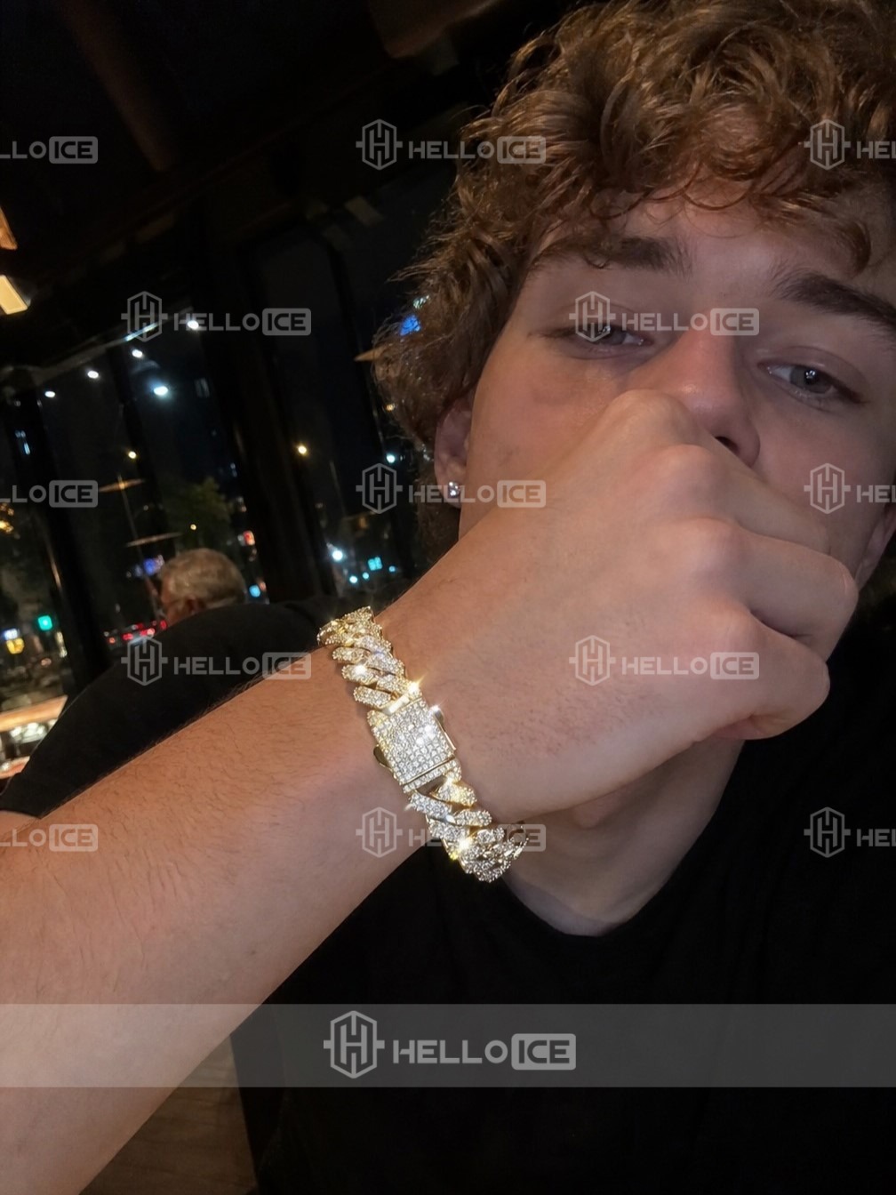 Helloice Review Image