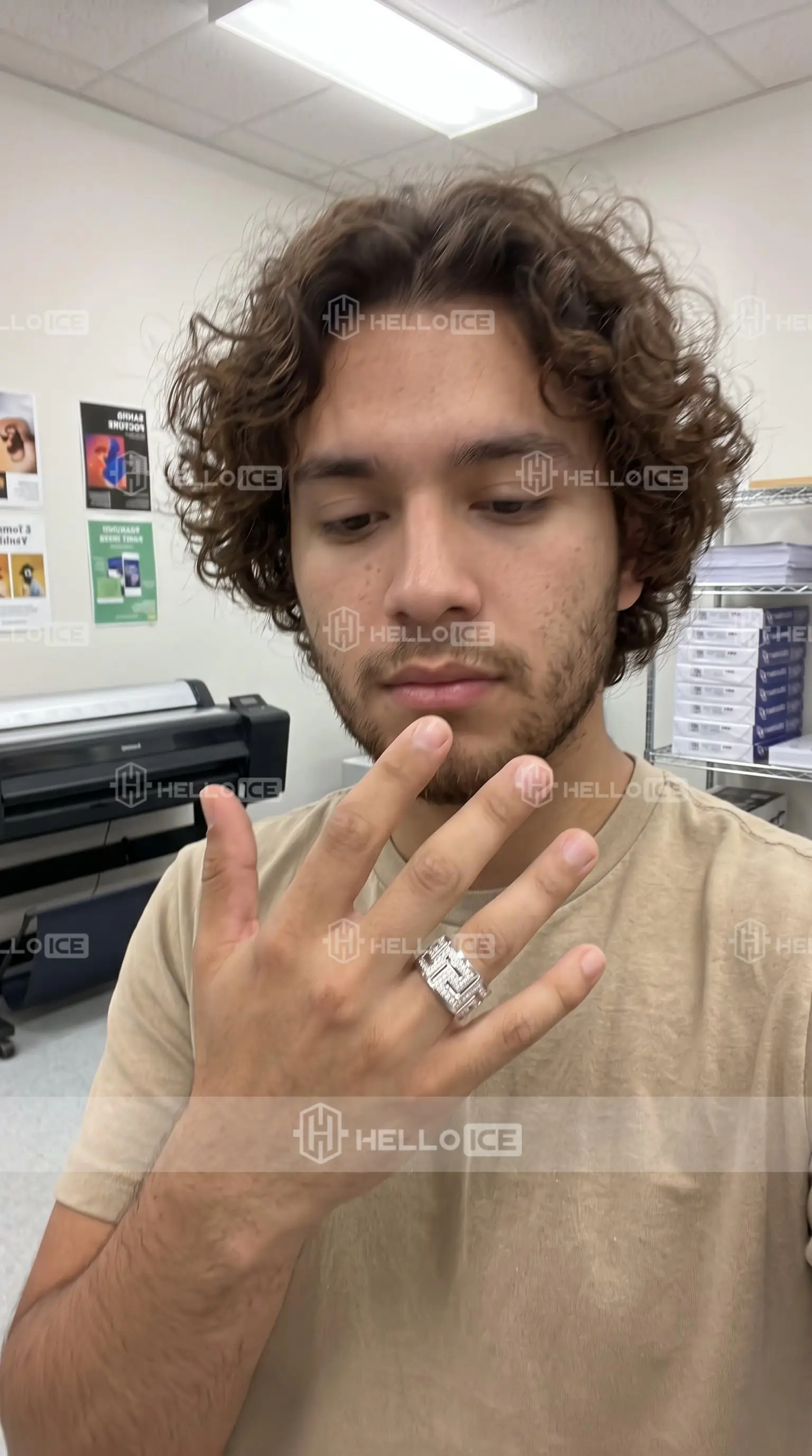 Helloice Review Image