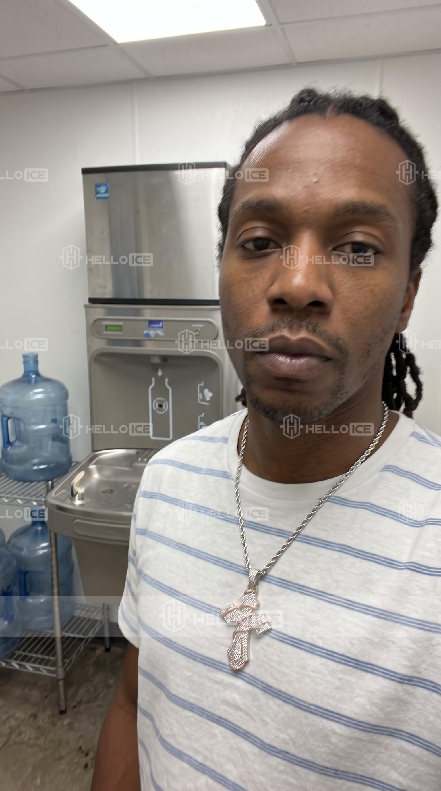 Helloice Review Image