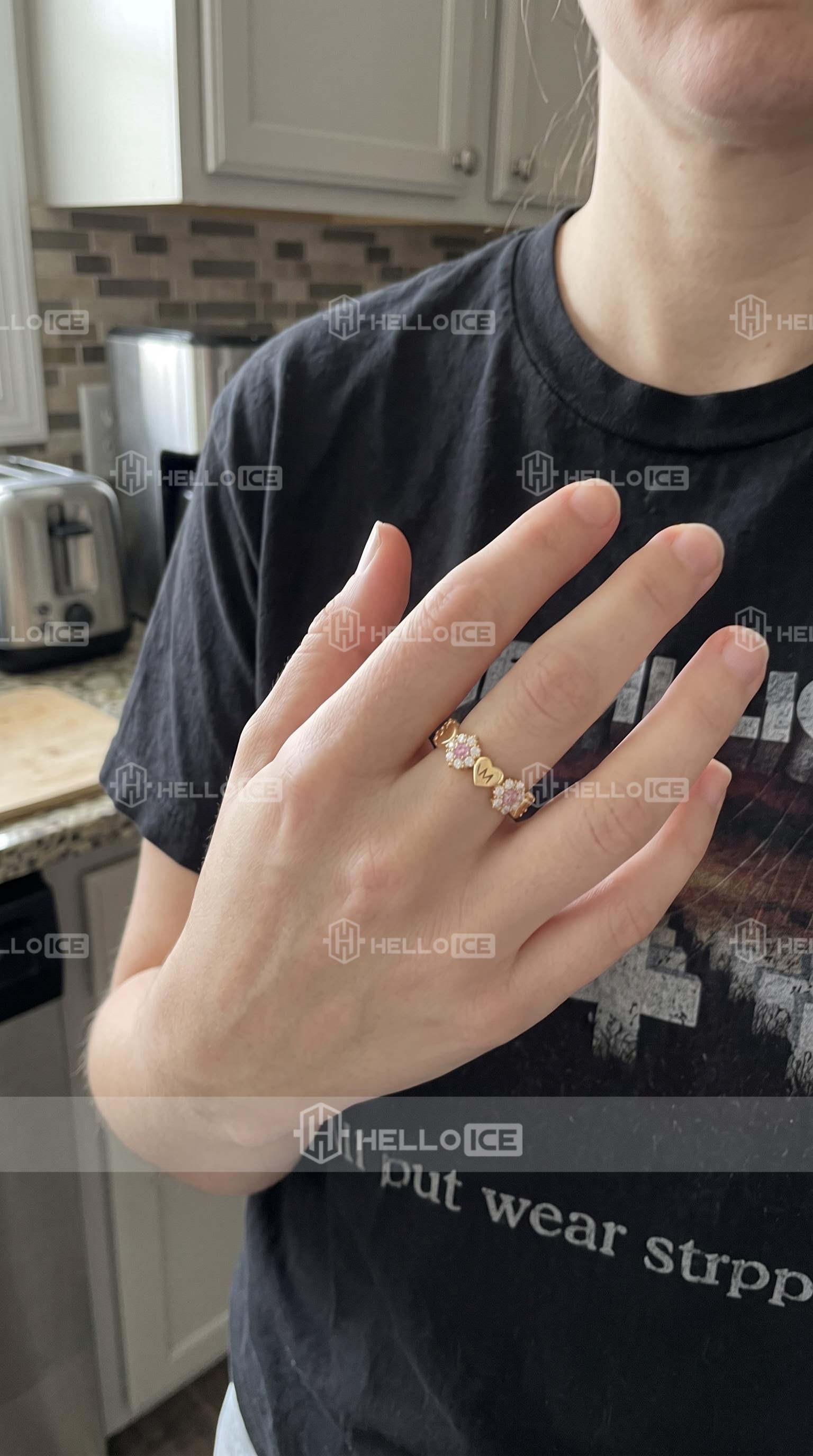Helloice Review Image