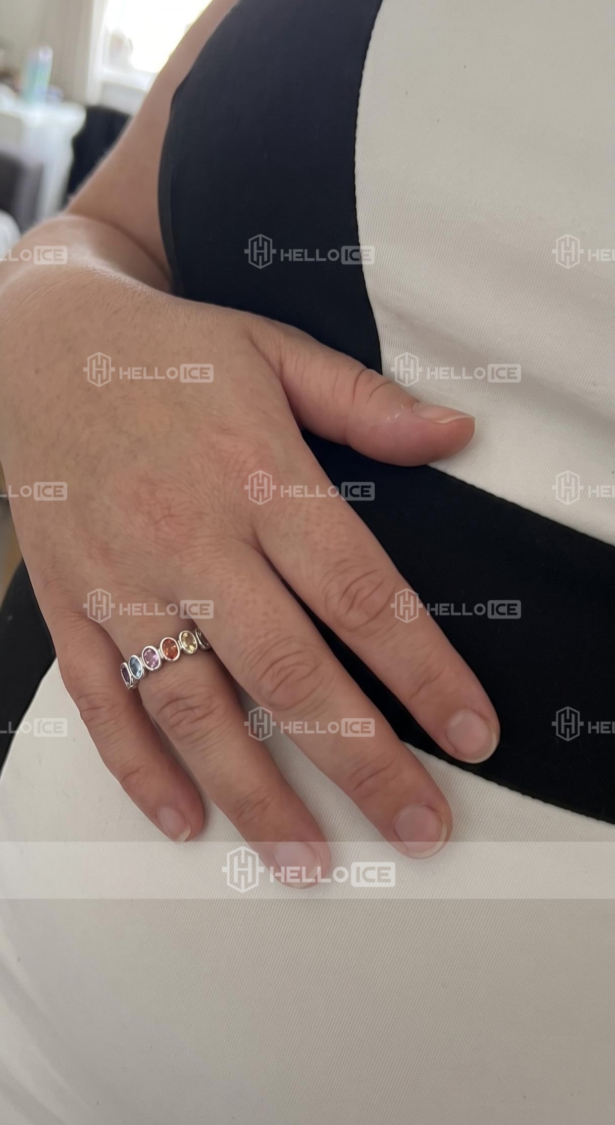 Helloice Review Image