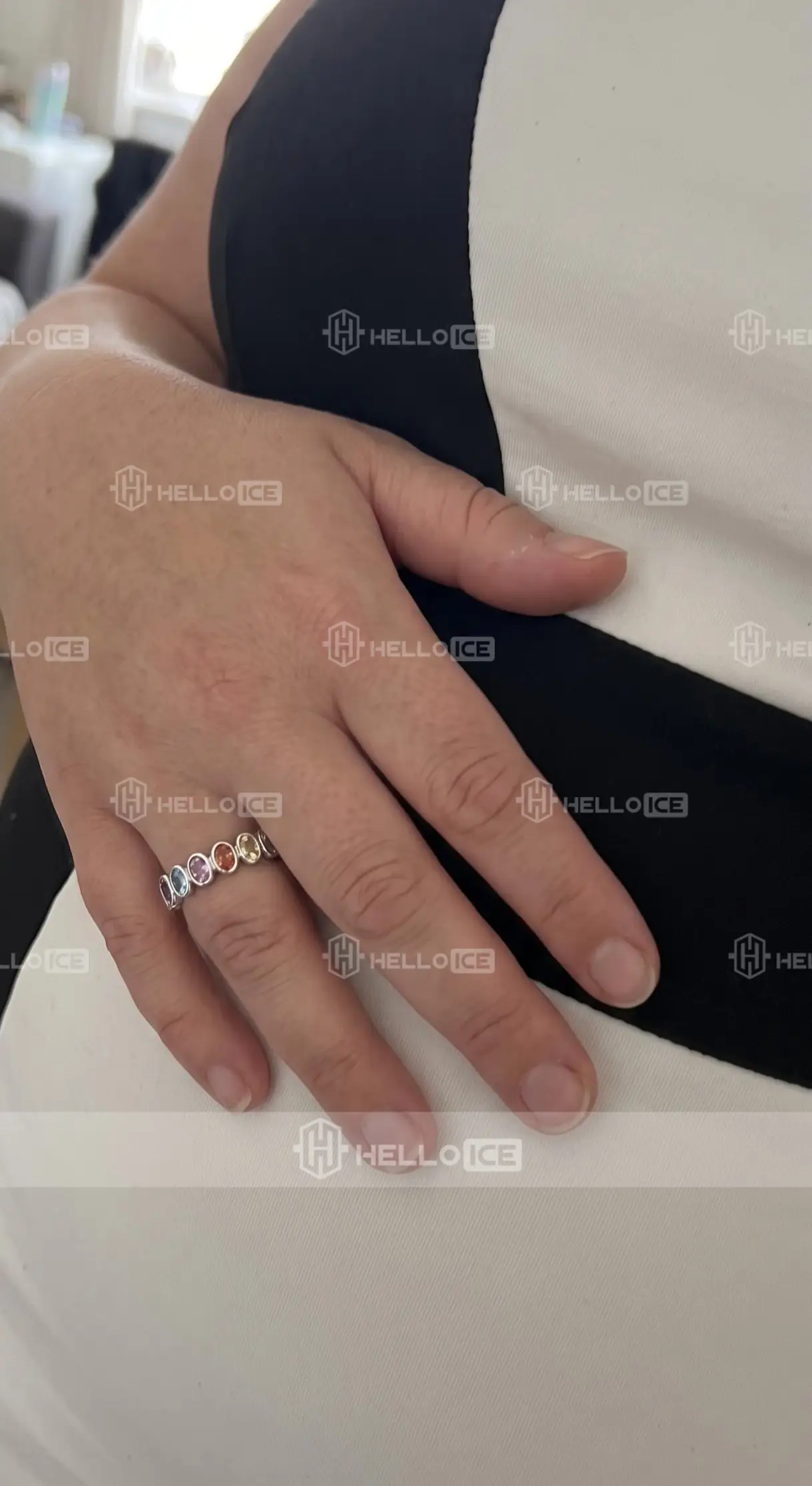Helloice Review Image