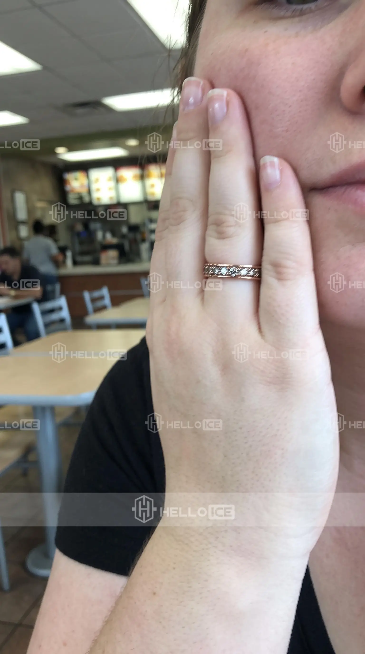 Helloice Review Image