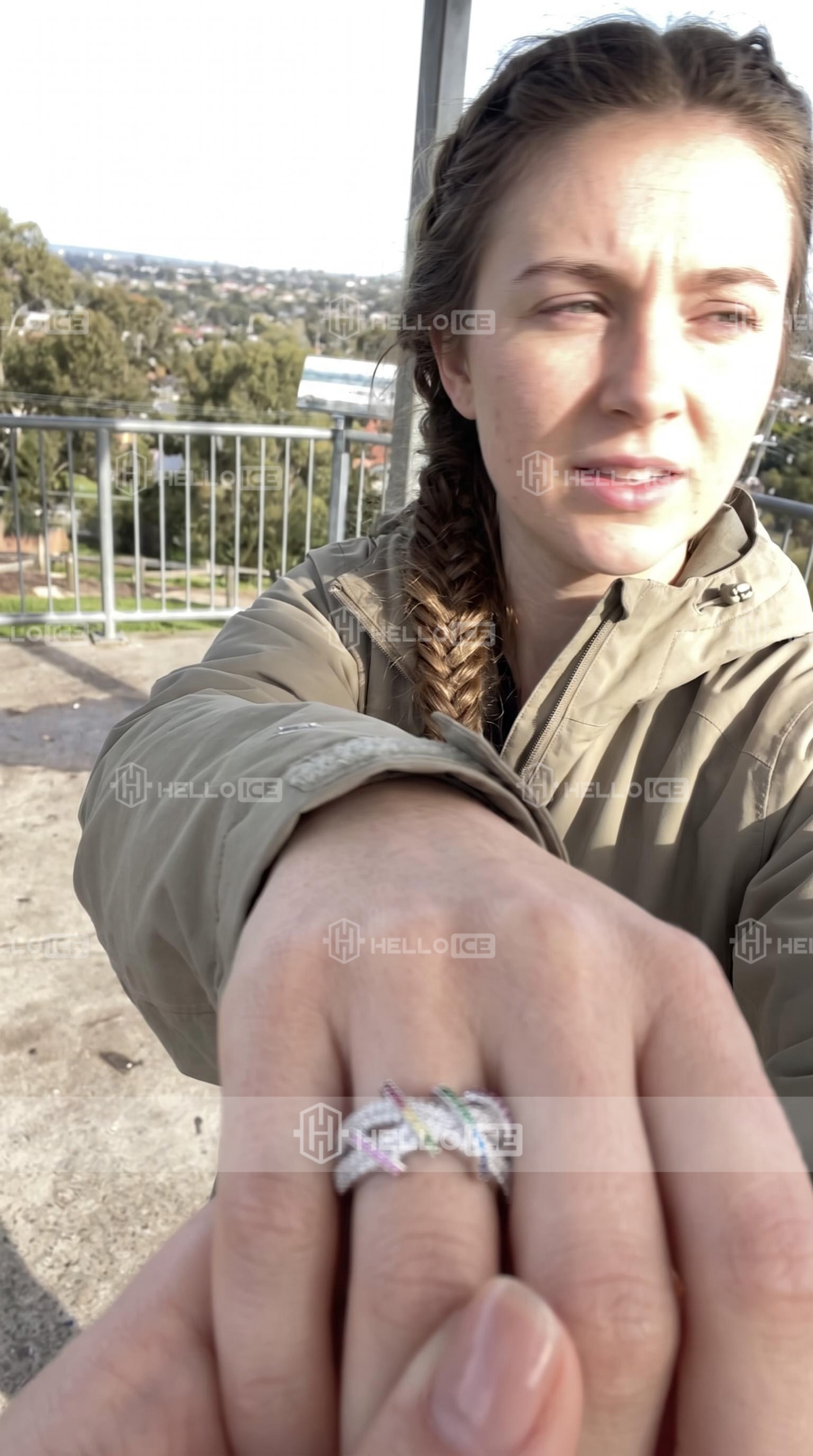 Helloice Review Image