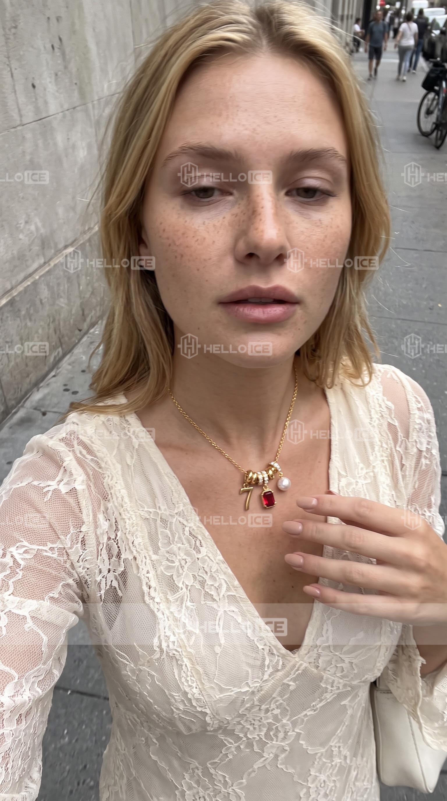 Helloice Review Image