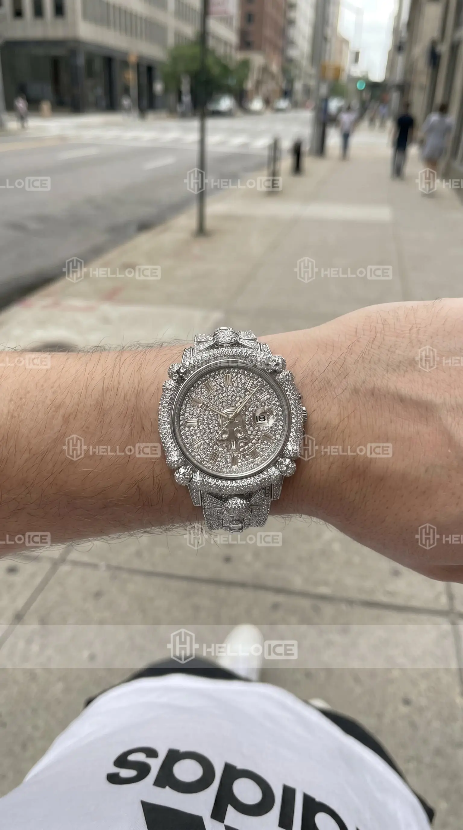 Helloice Review Image