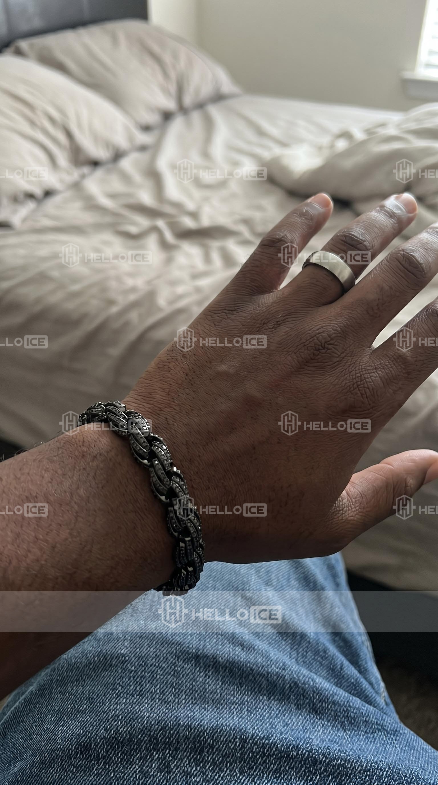 Helloice Review Image
