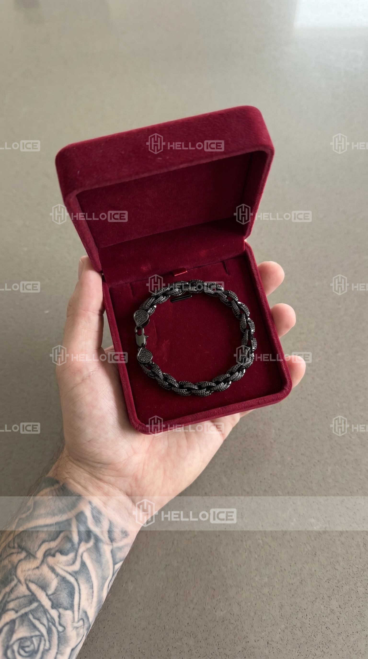 Helloice Review Image