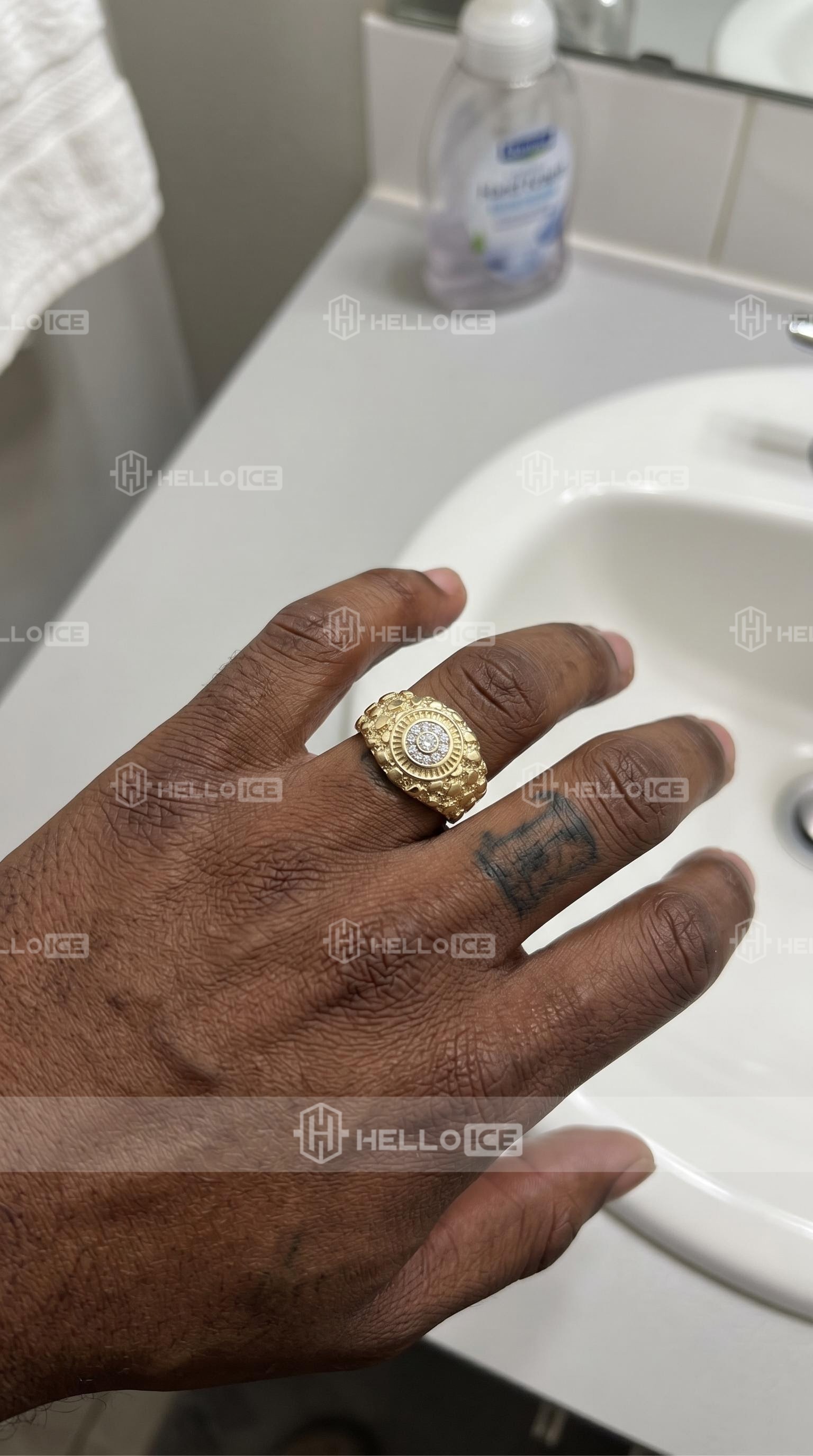 Helloice Review Image