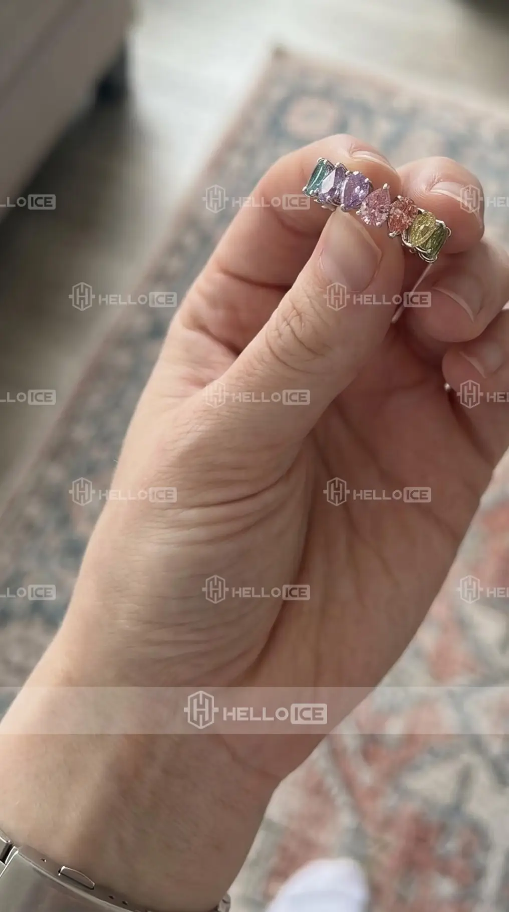 Helloice Review Image