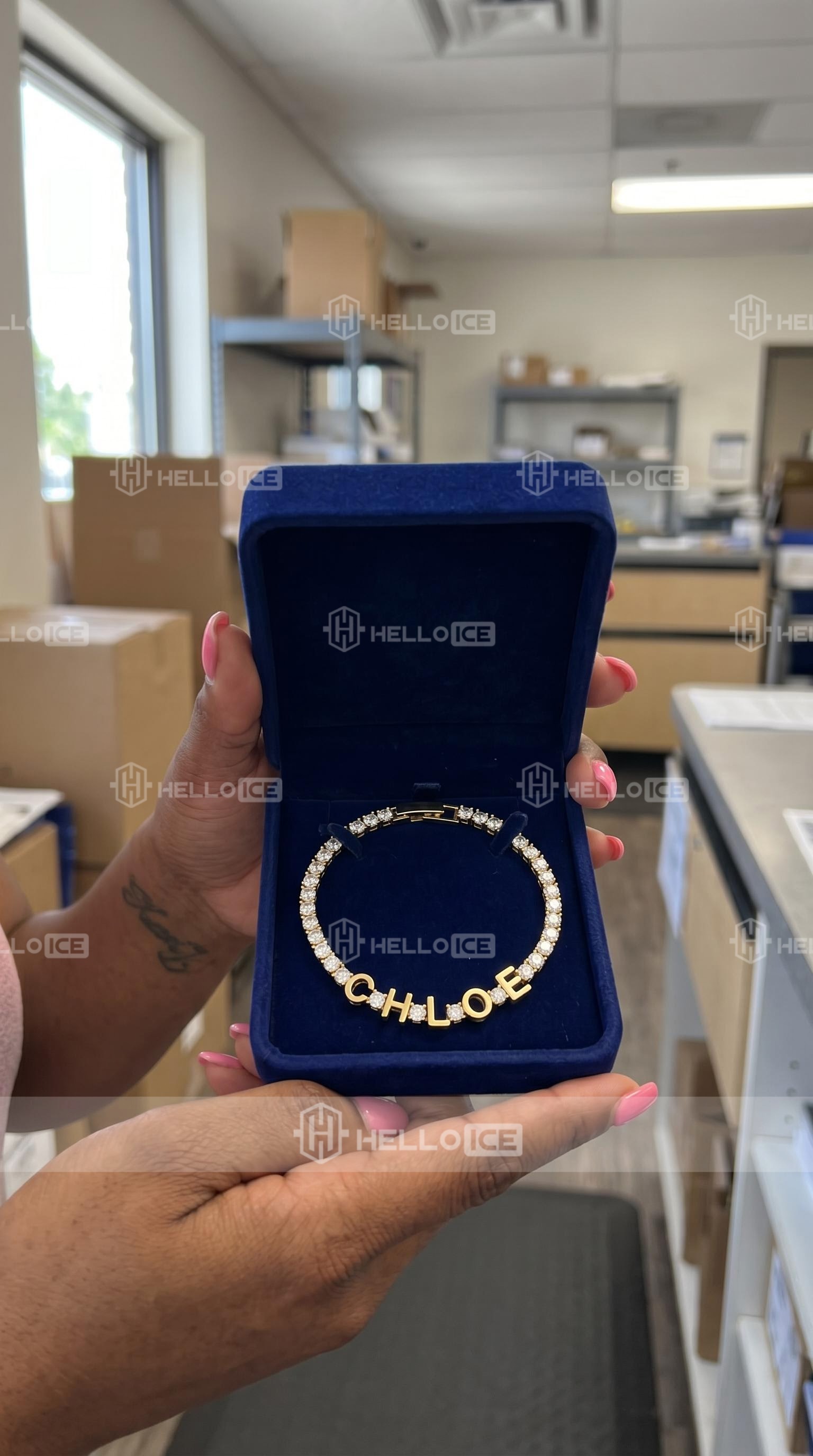 Helloice Review Image
