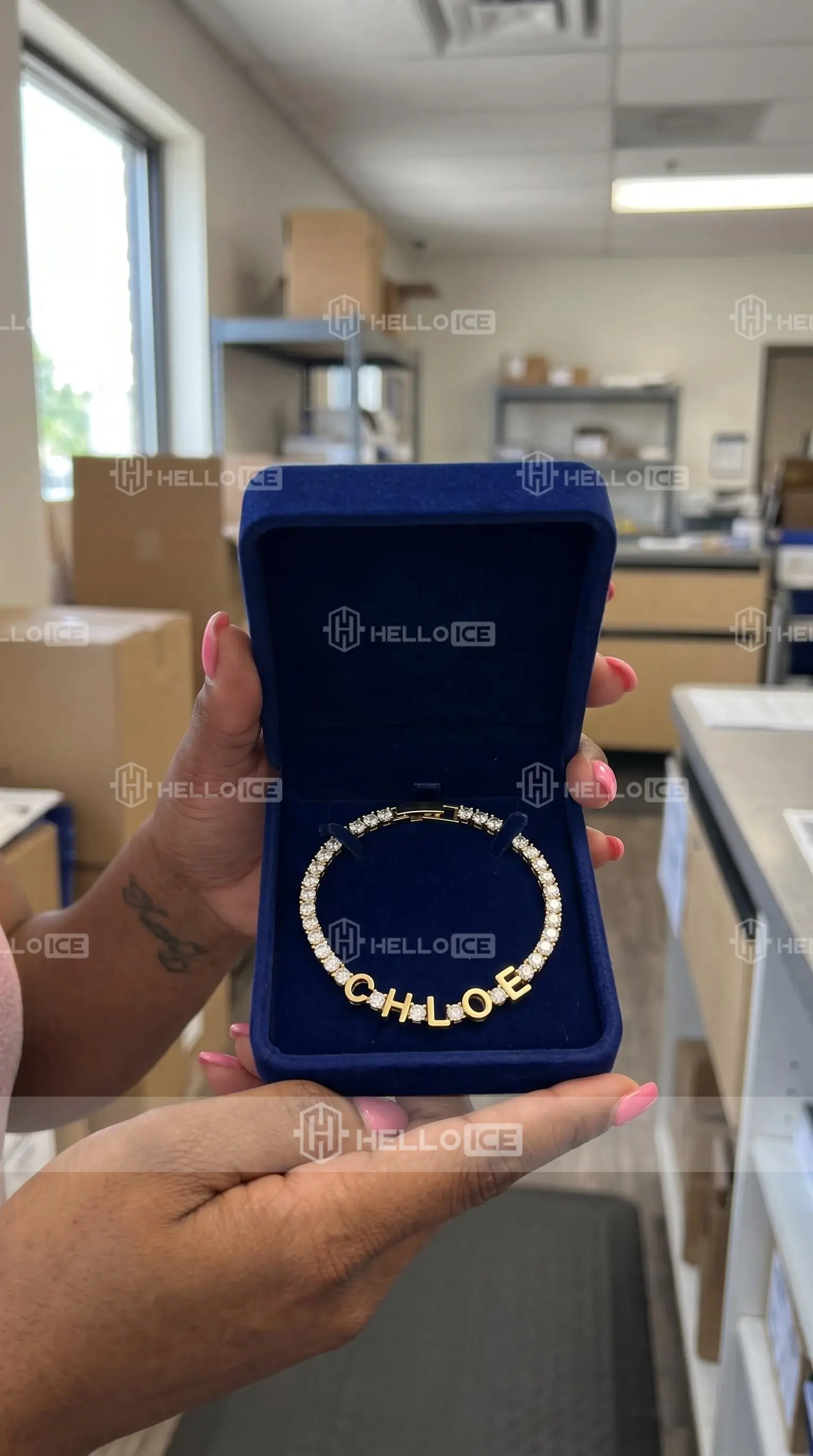 Helloice Review Image