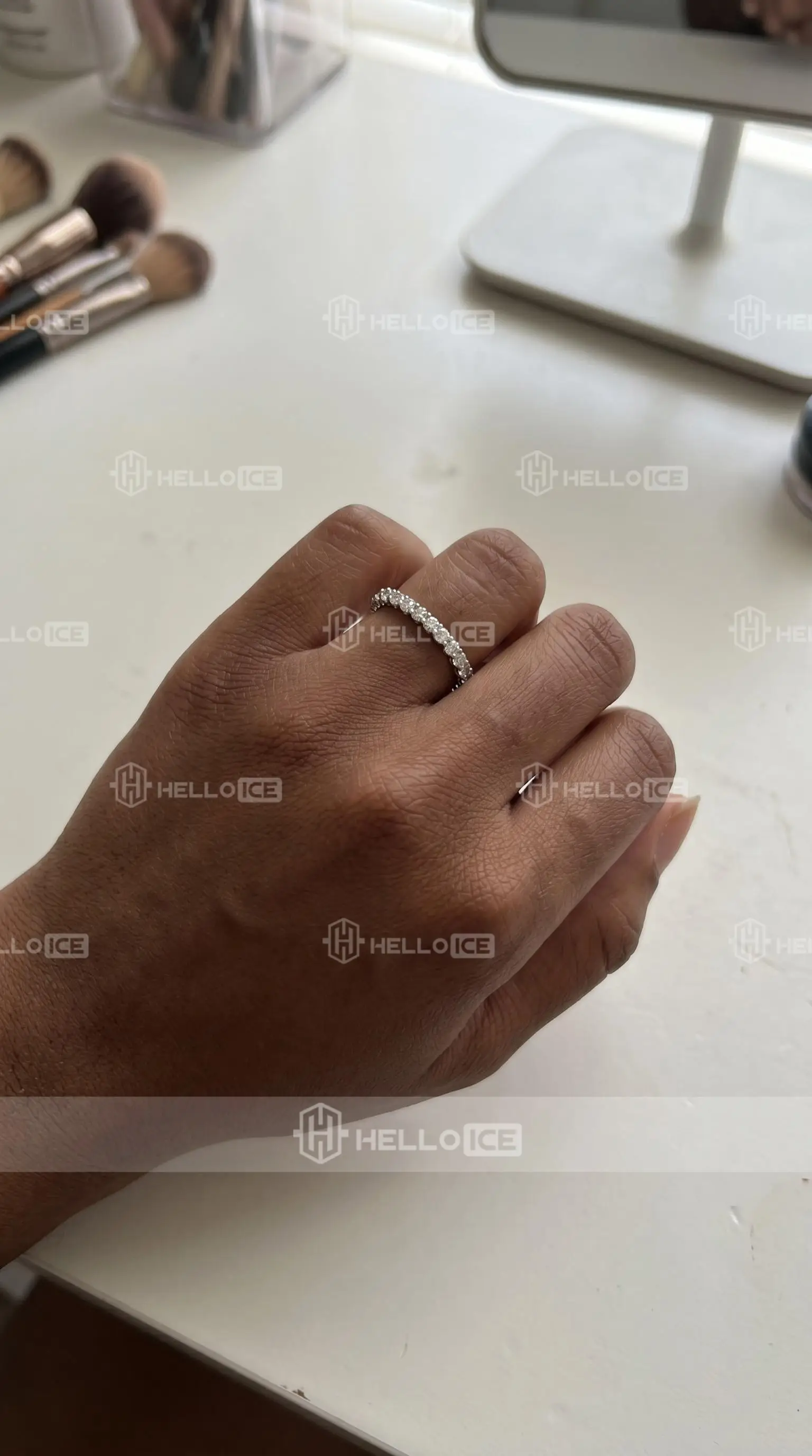 Helloice Review Image