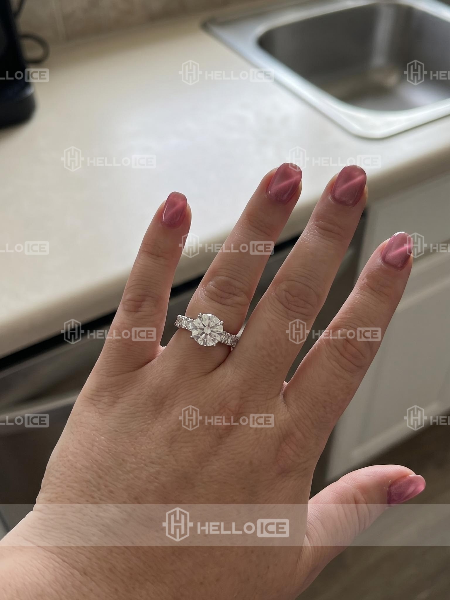 Helloice Review Image
