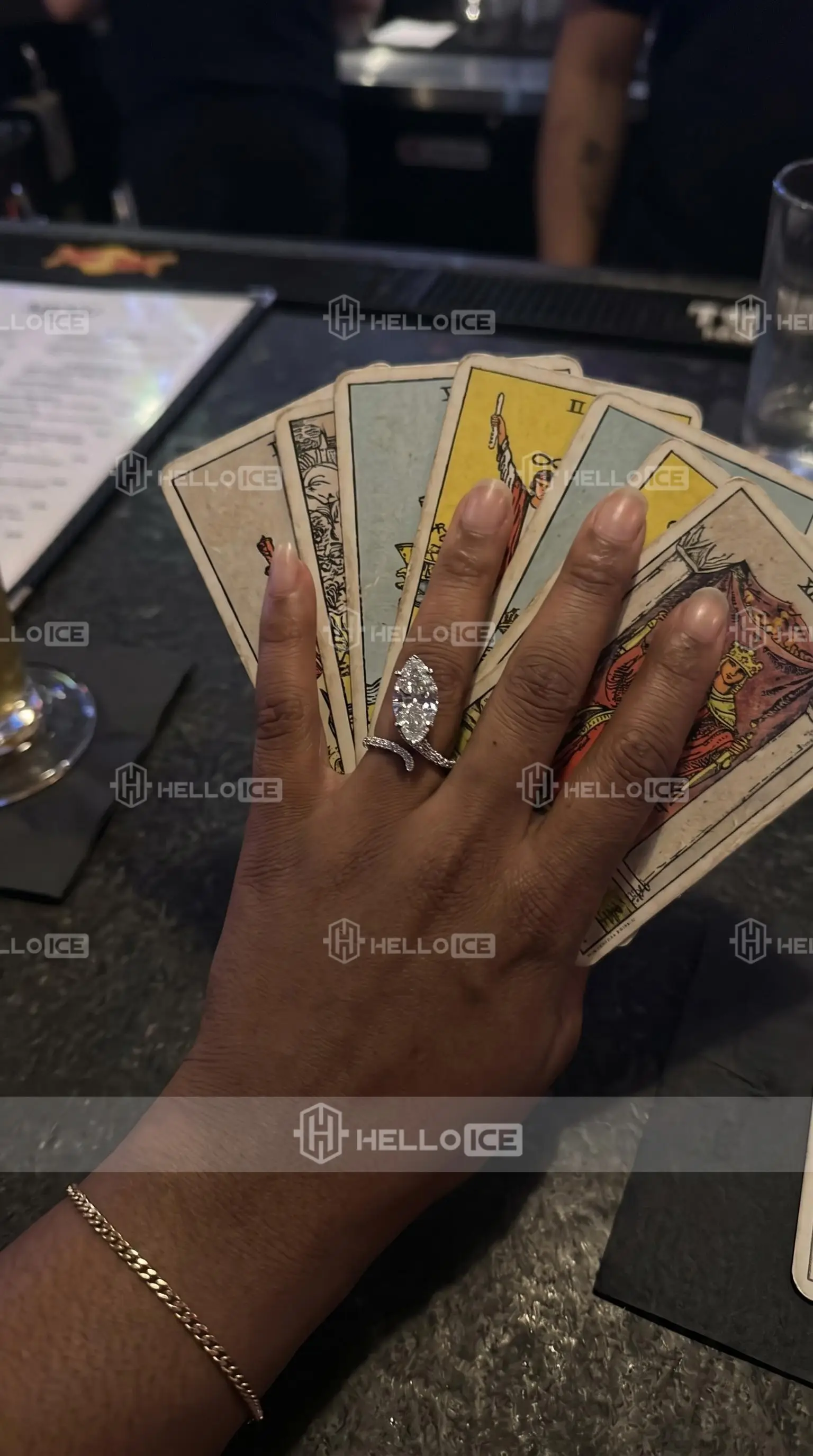Helloice Review Image