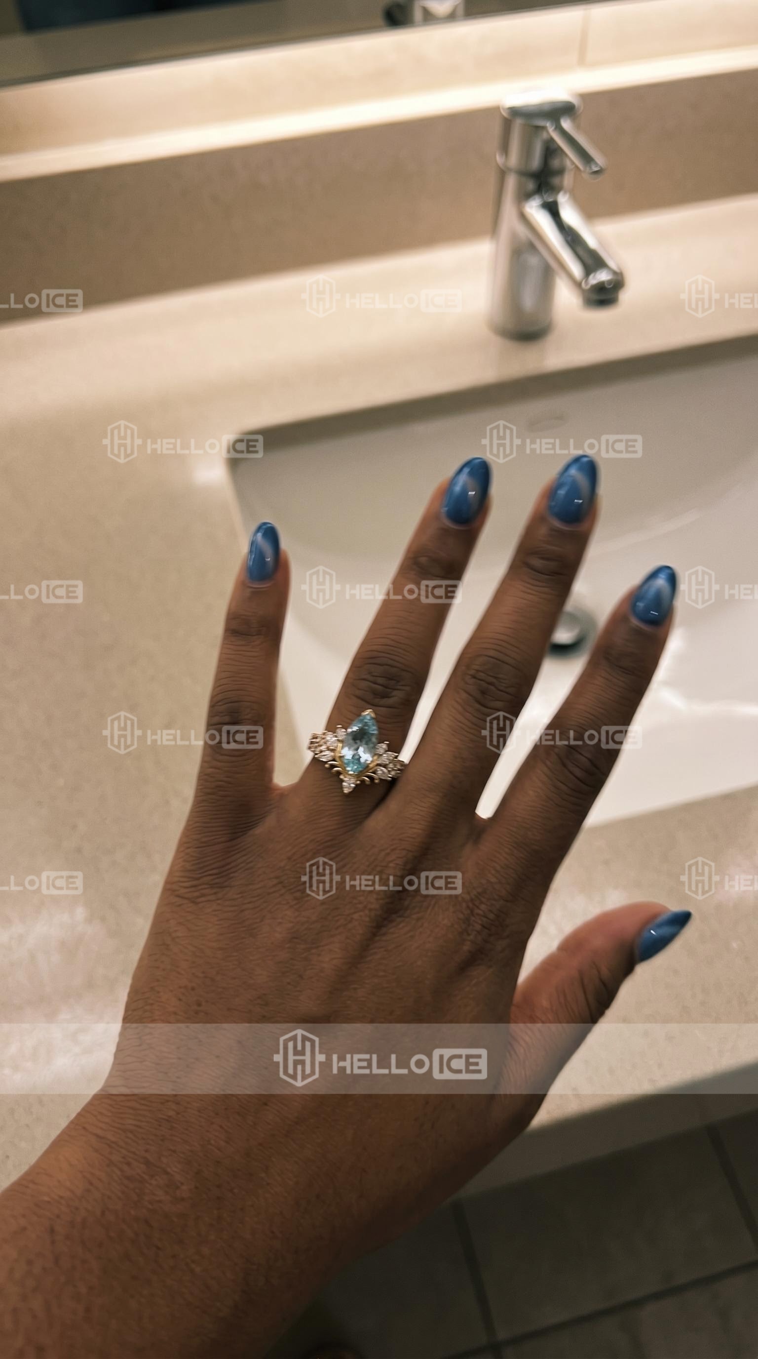 Helloice Review Image